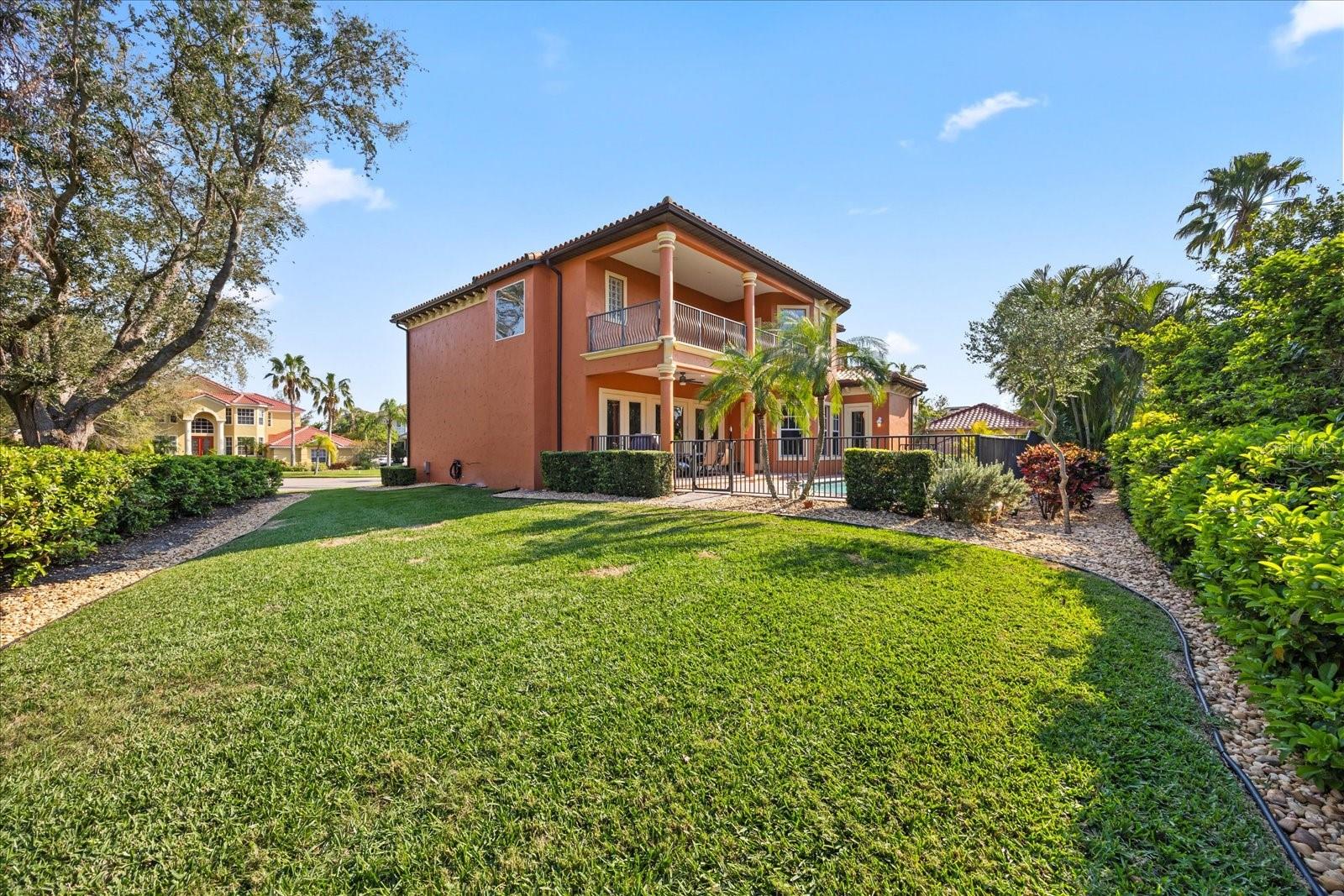 5910 LA ROSA LANE