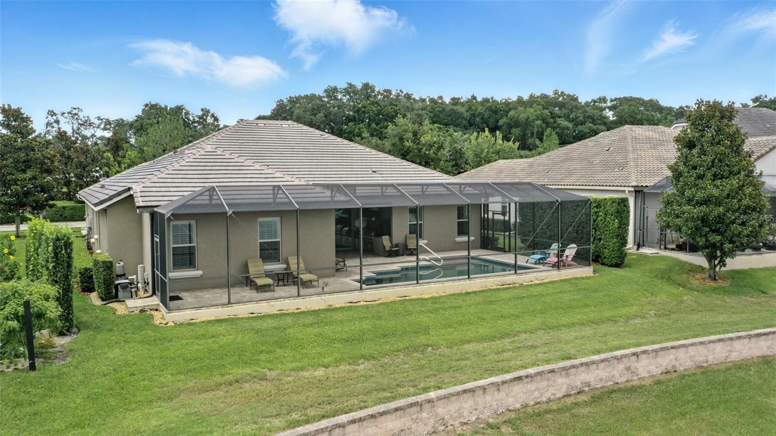 STEEPLE CHASE - Residential