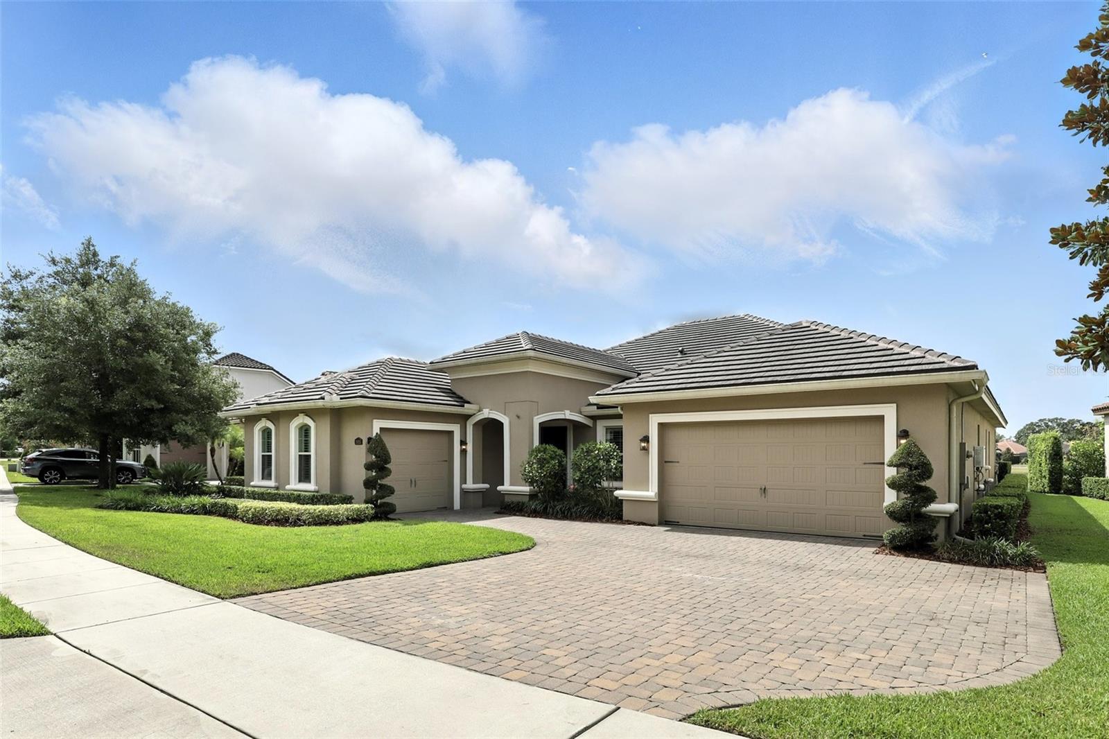 3995 EQUINE COVE