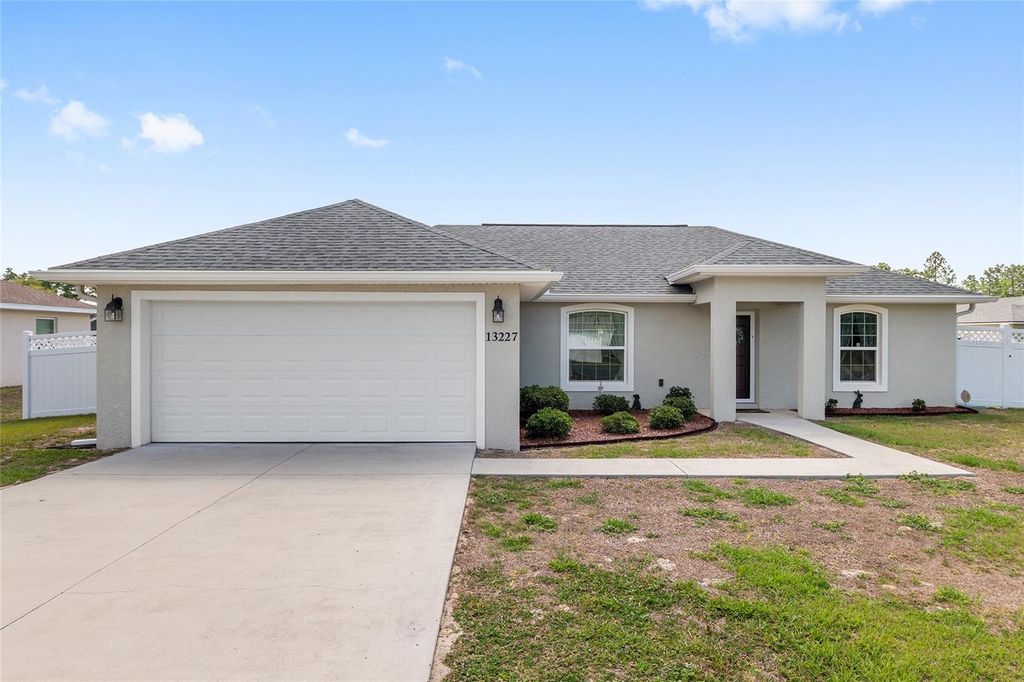Photo of 13227 SW 72nd Terrace Road, Ocala, FL 34473 (MLS # OM723854)