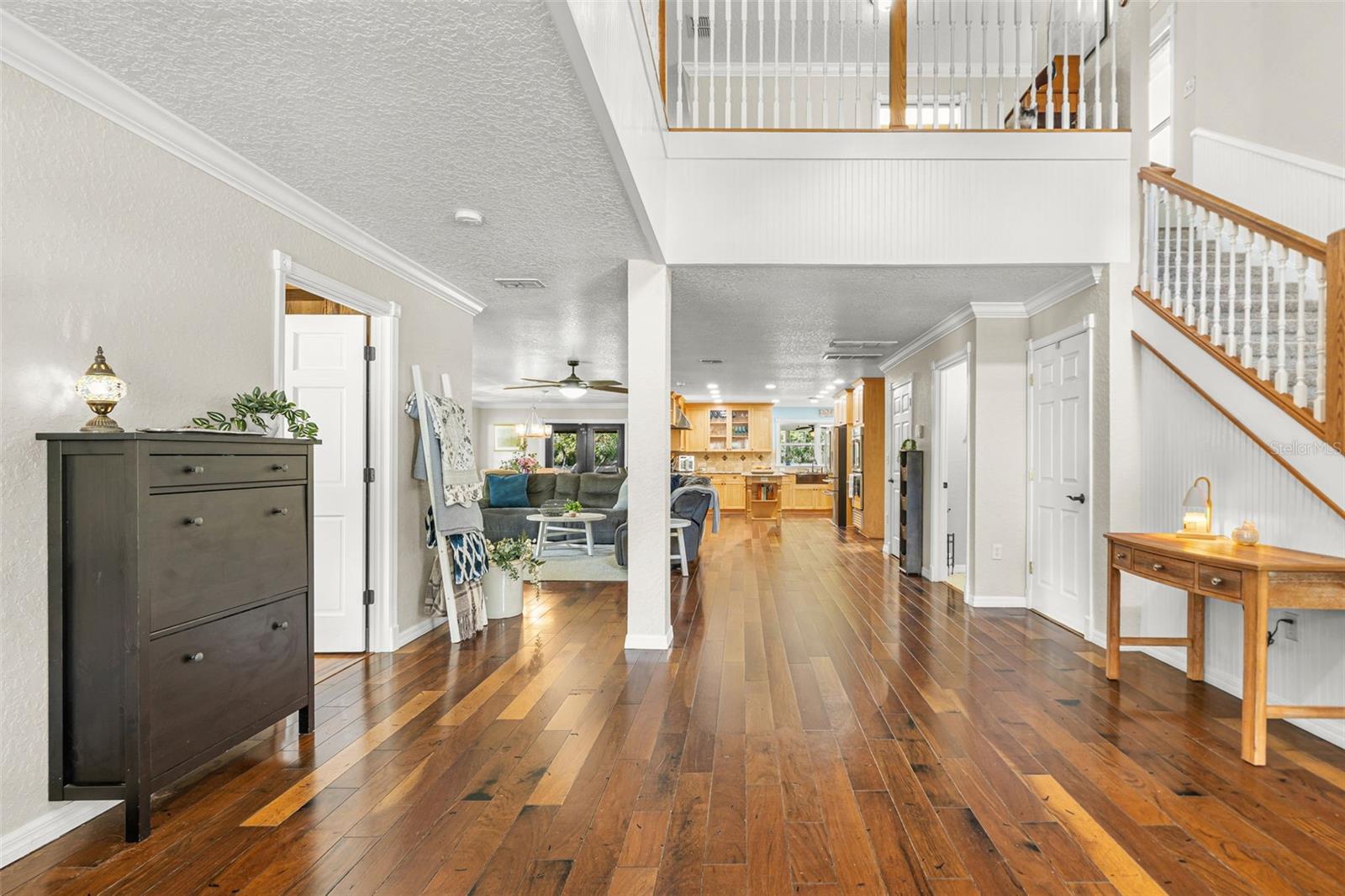 15610 COUNTRY LANE