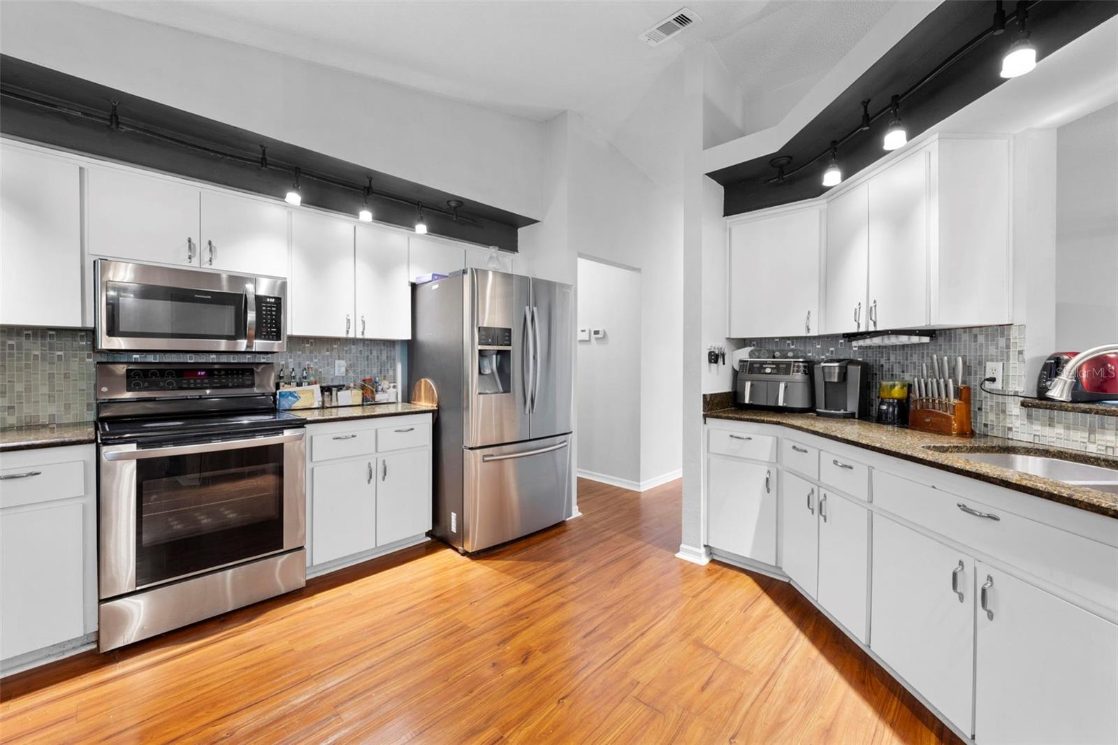 SPRING HILL - Residential