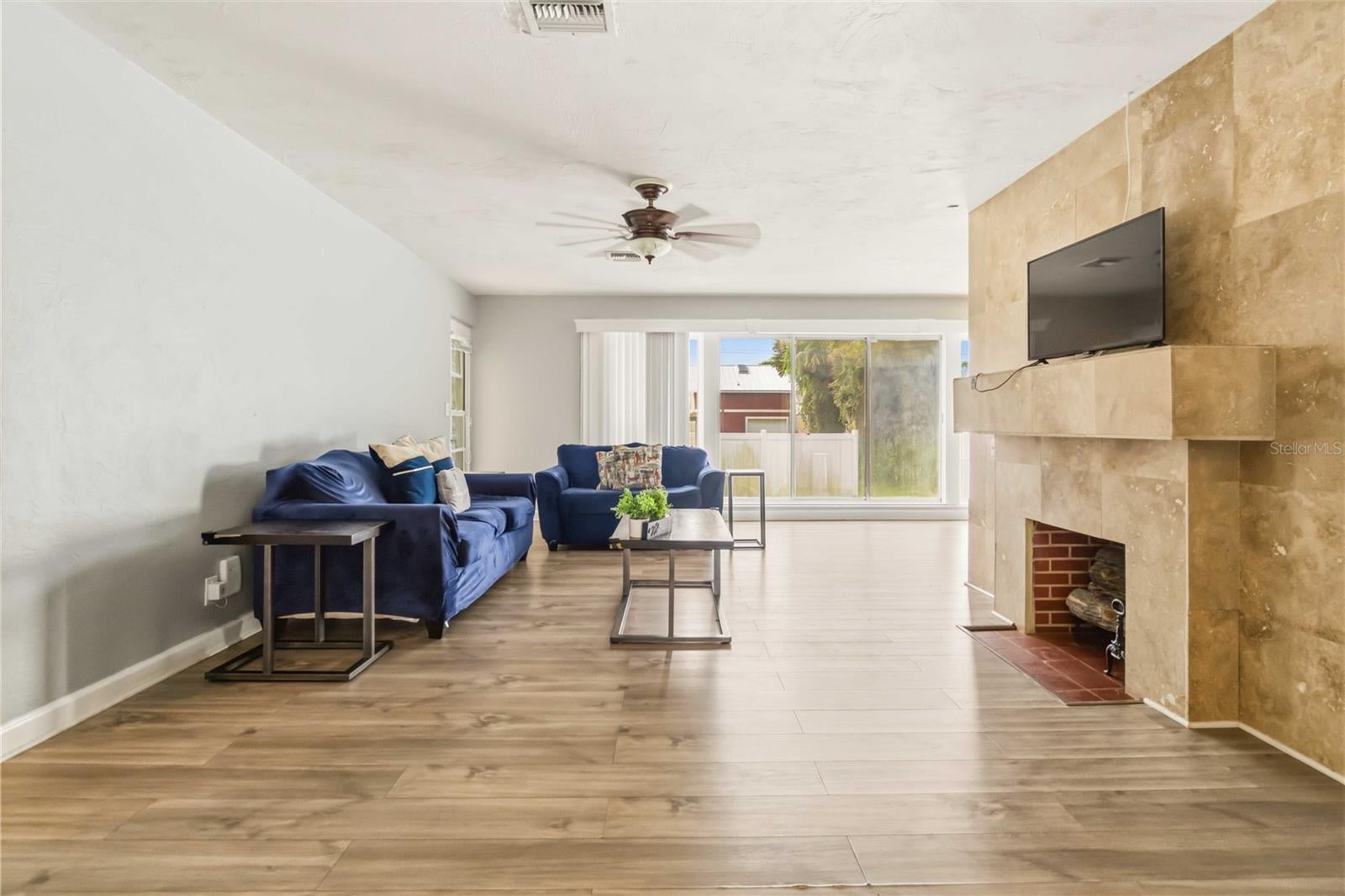 582 REVILO BOULEVARD