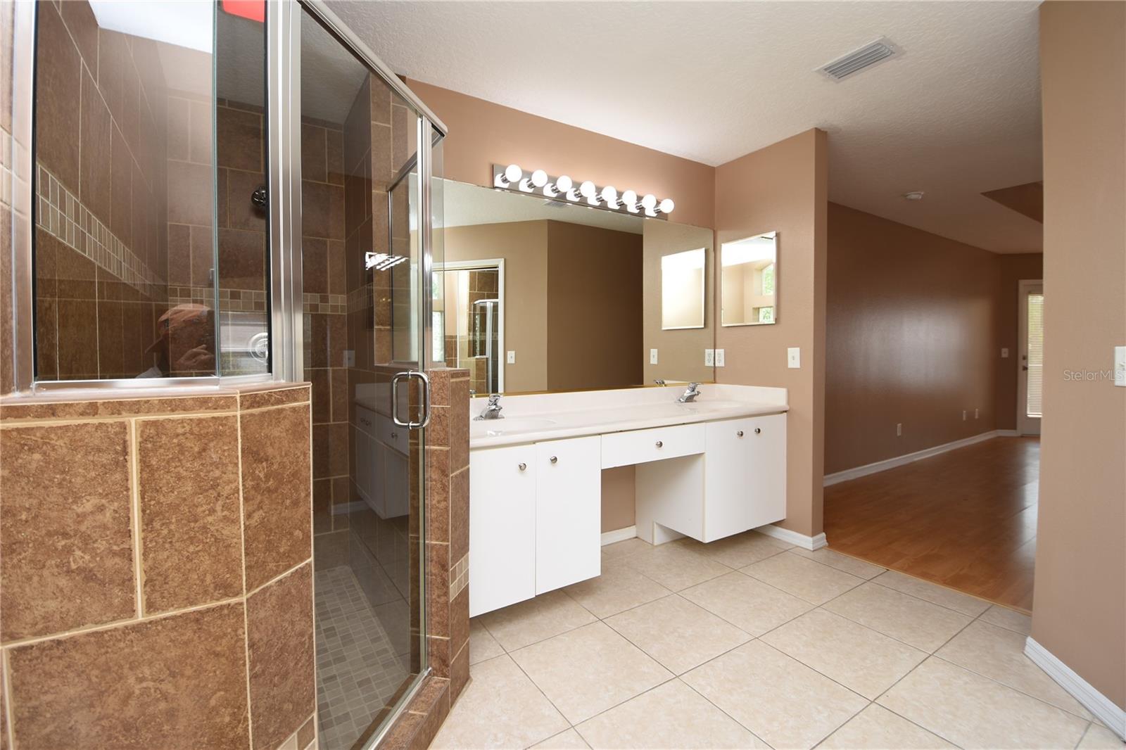 BELLE TERRE - Residential Lease