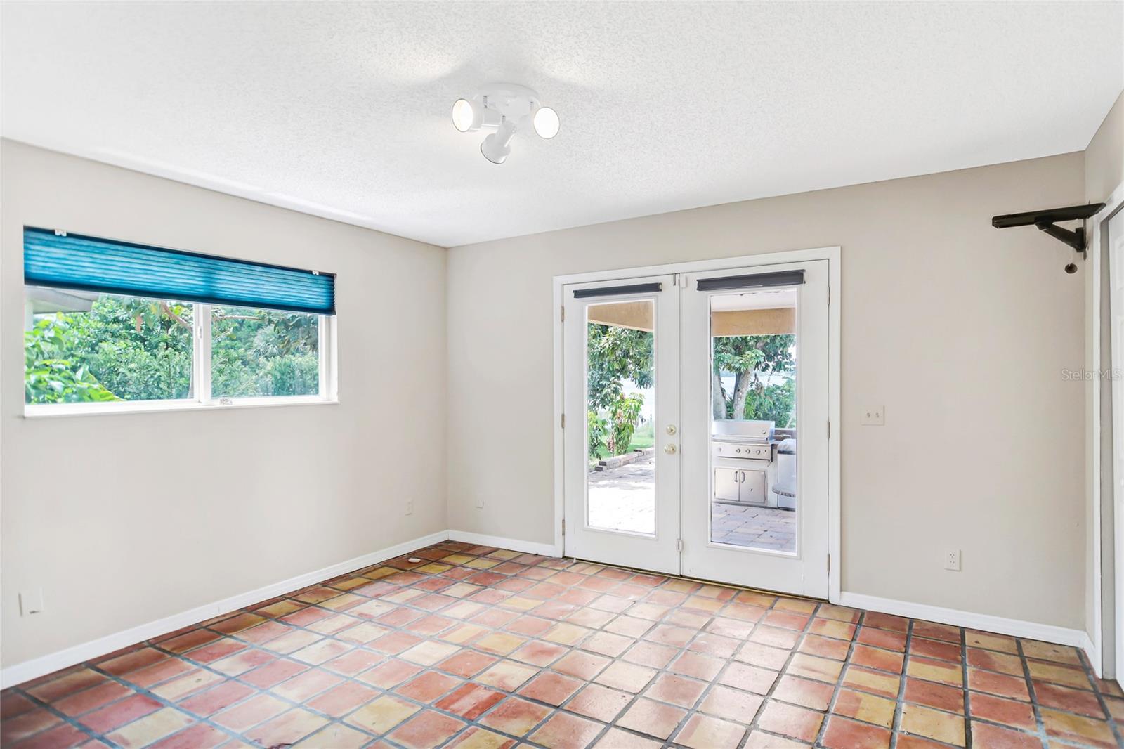 SOUTH BAY - Residential