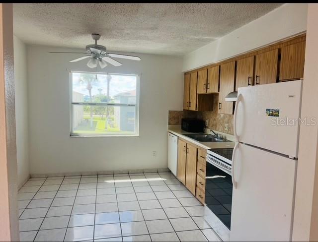 PALM GARDENS CONDO - Residential Lease