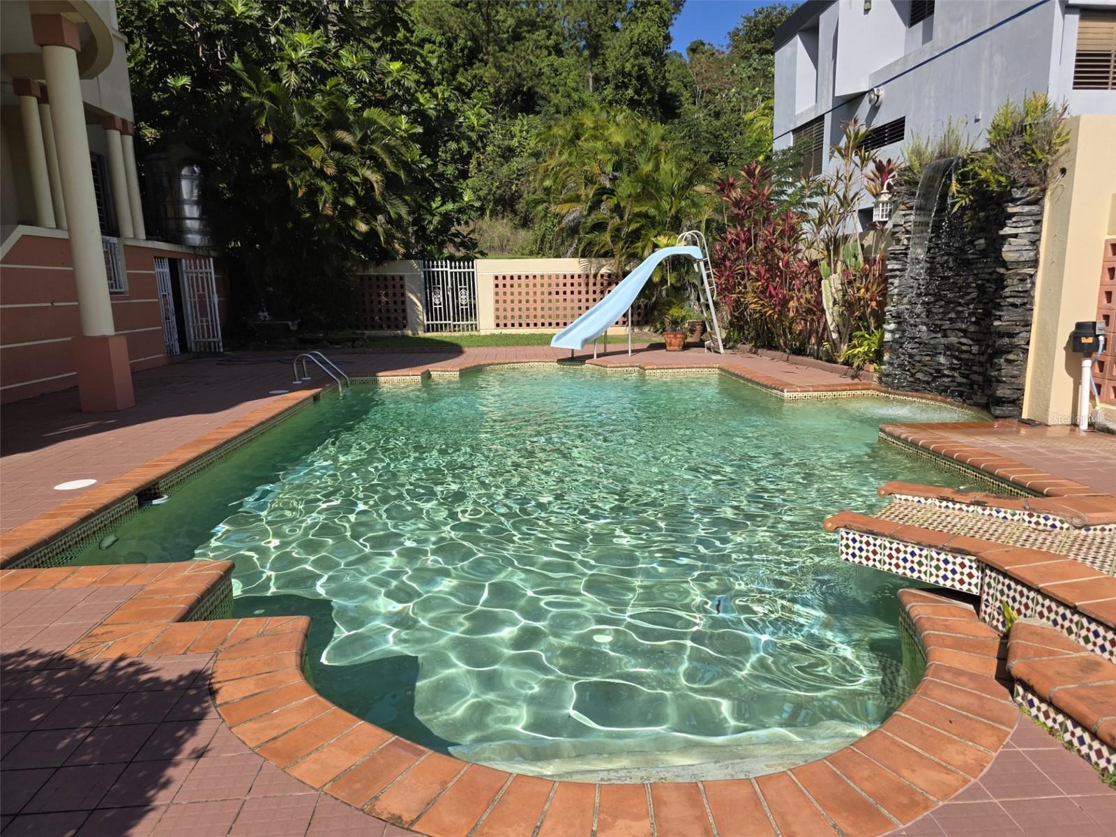 EL RETIRO - Residential