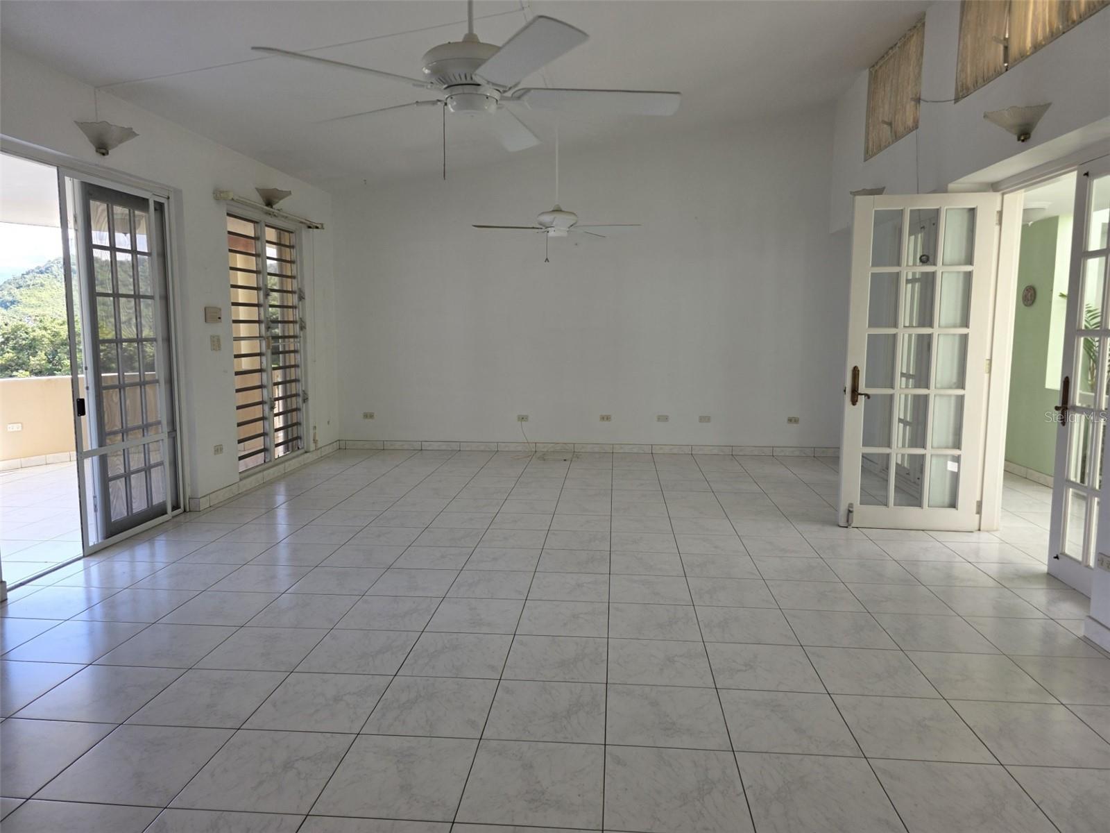 EL RETIRO - Residential