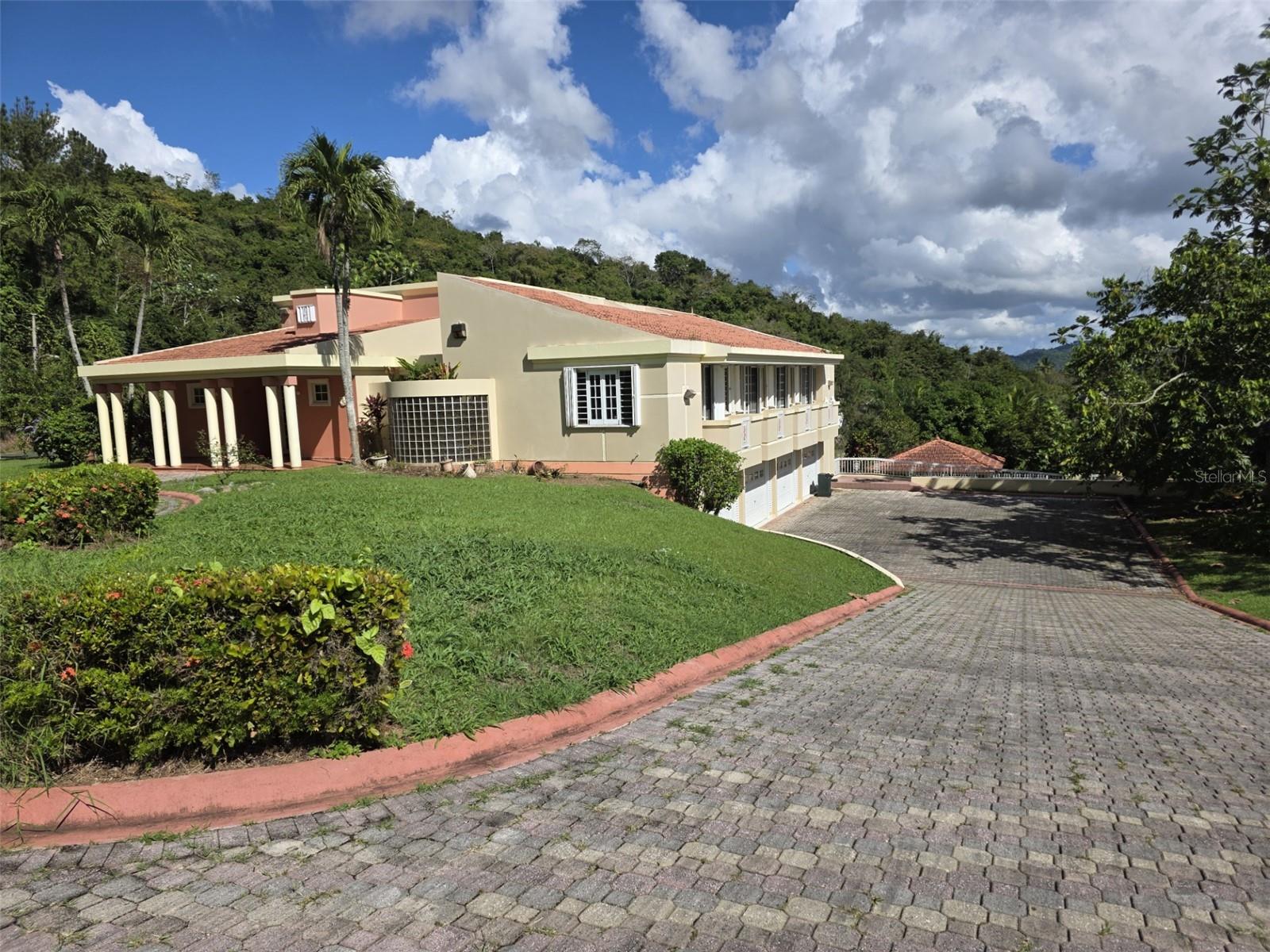 EL RETIRO - Residential