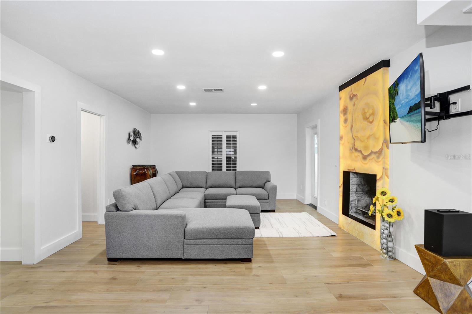 PASADENA ON THE GULF SEC C - Residential Lease