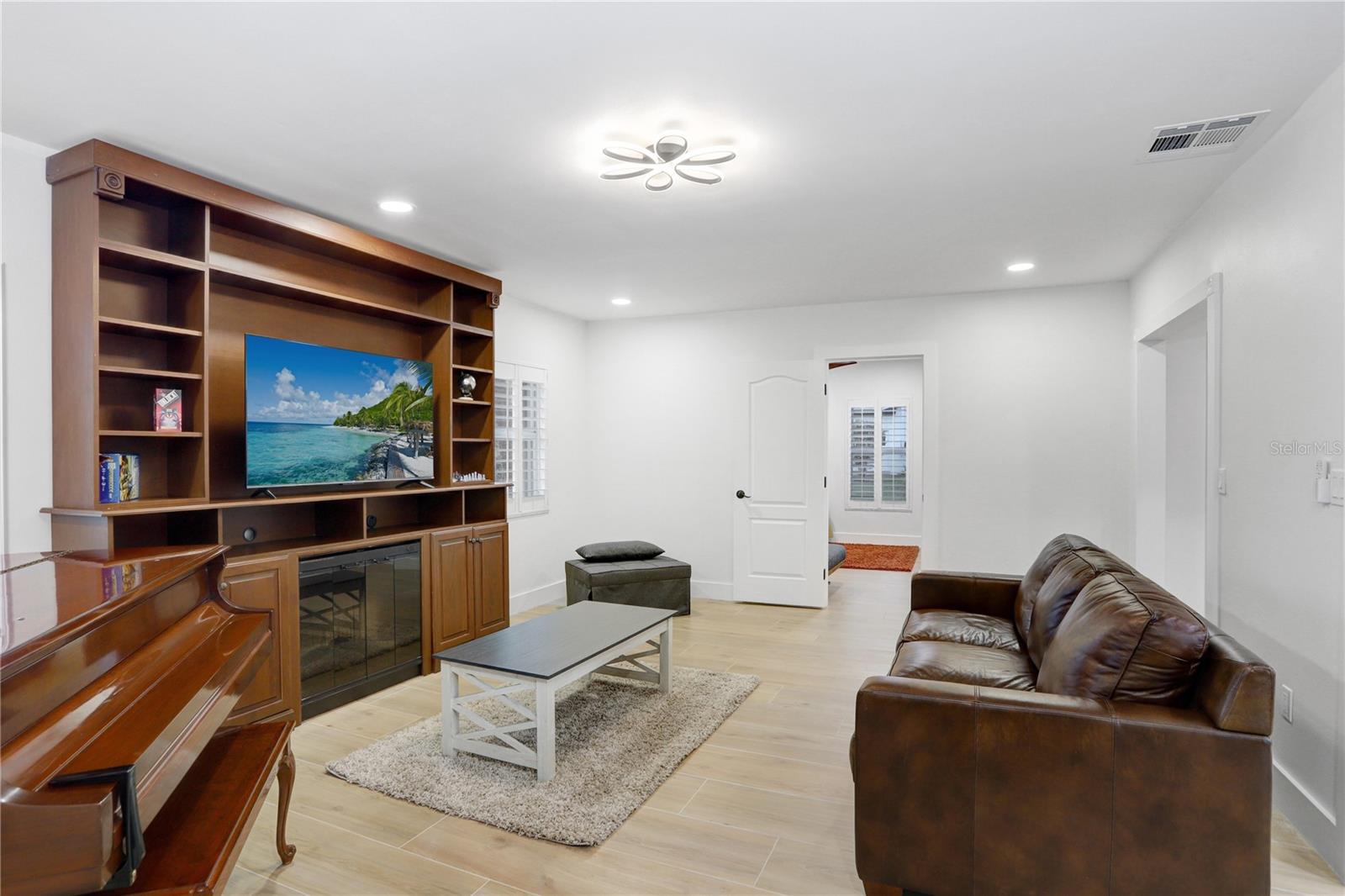 PASADENA ON THE GULF SEC C - Residential Lease