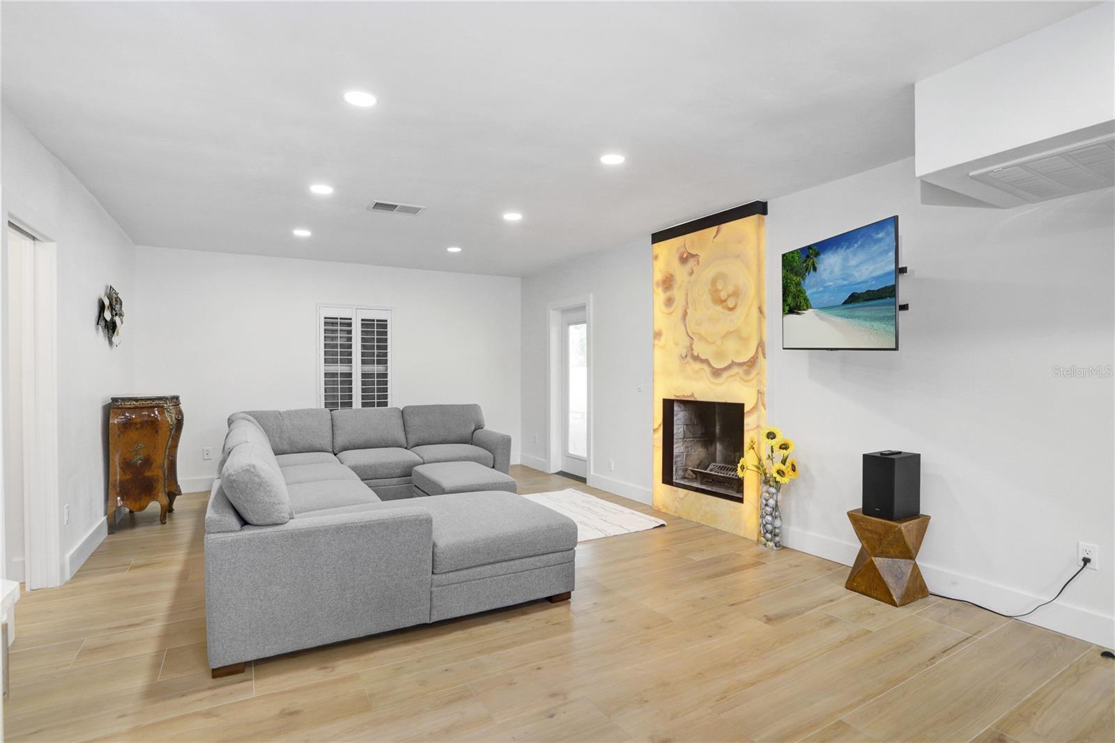 PASADENA ON THE GULF SEC C - Residential Lease