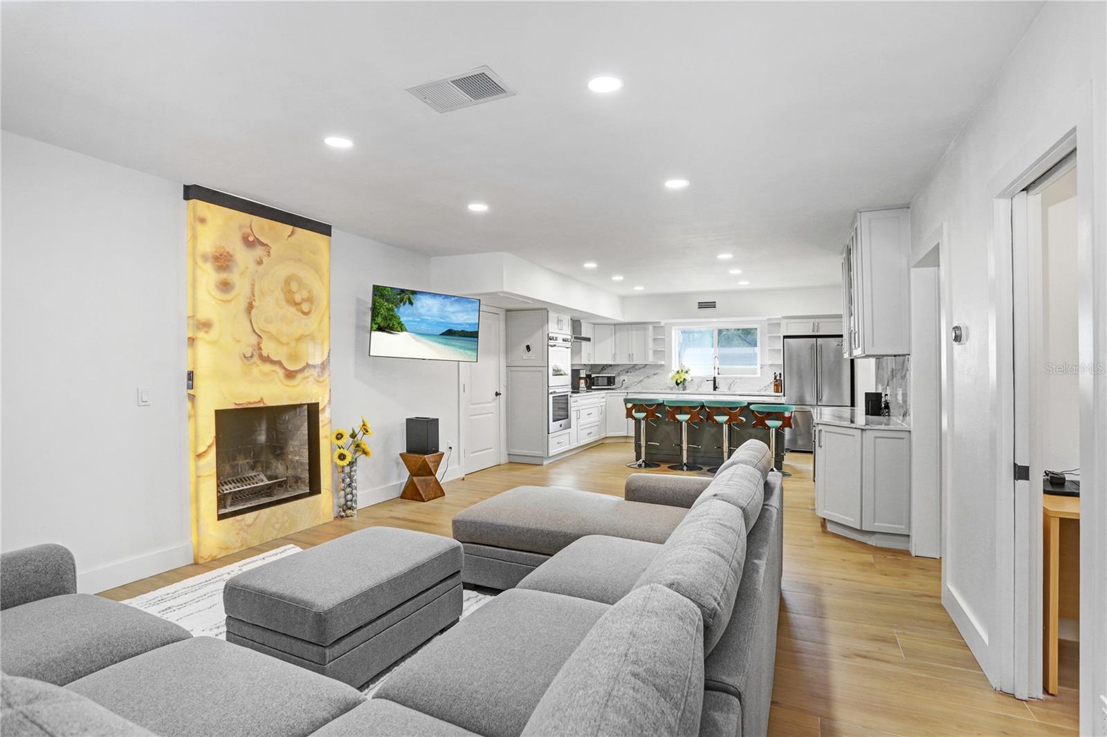 PASADENA ON THE GULF SEC C - Residential Lease