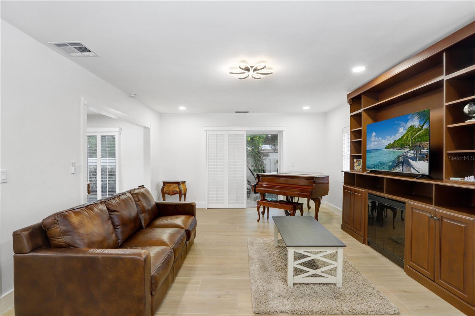 PASADENA ON THE GULF SEC C - Residential Lease