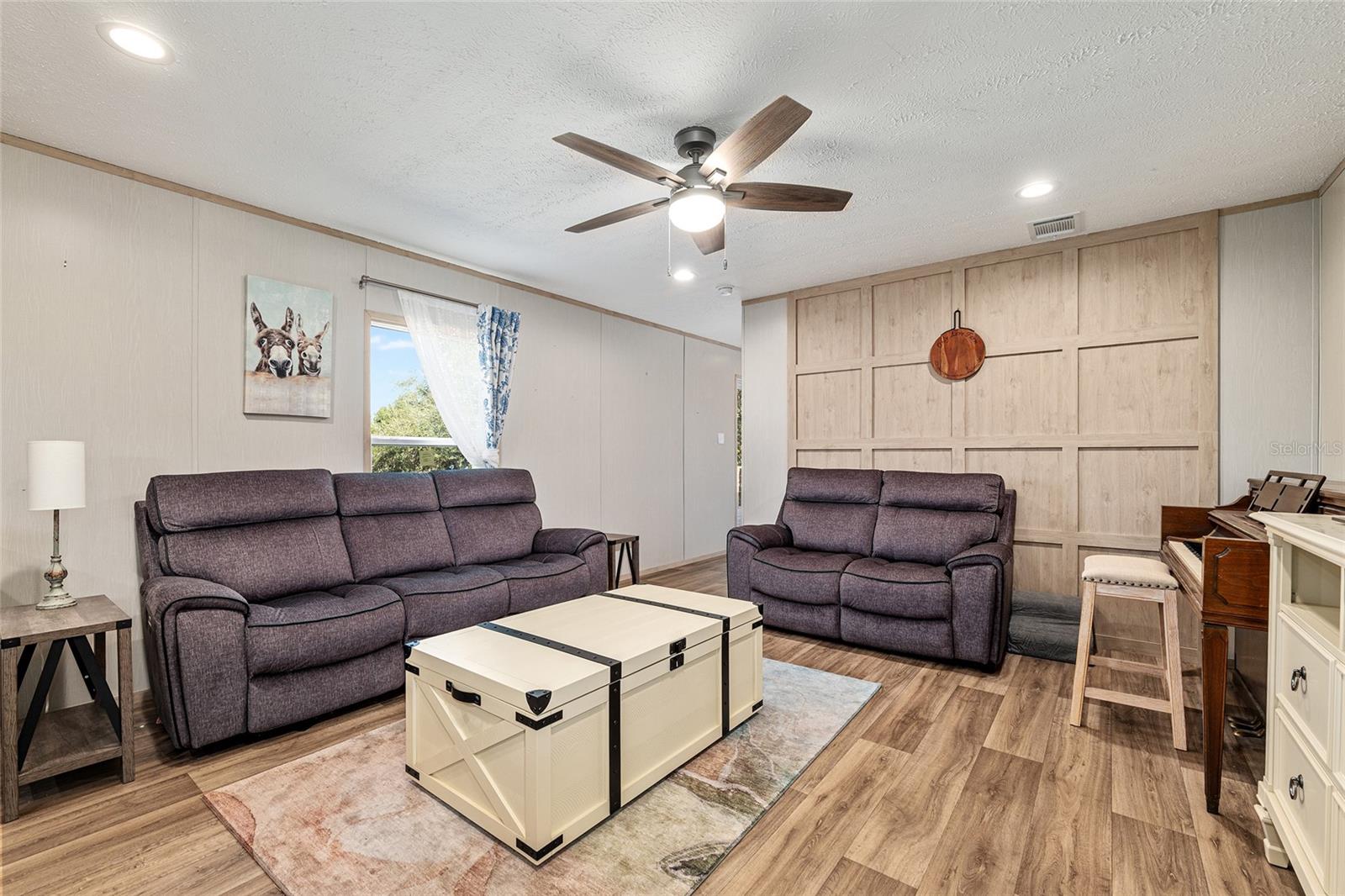 ROLLING MEADOWS - Residential