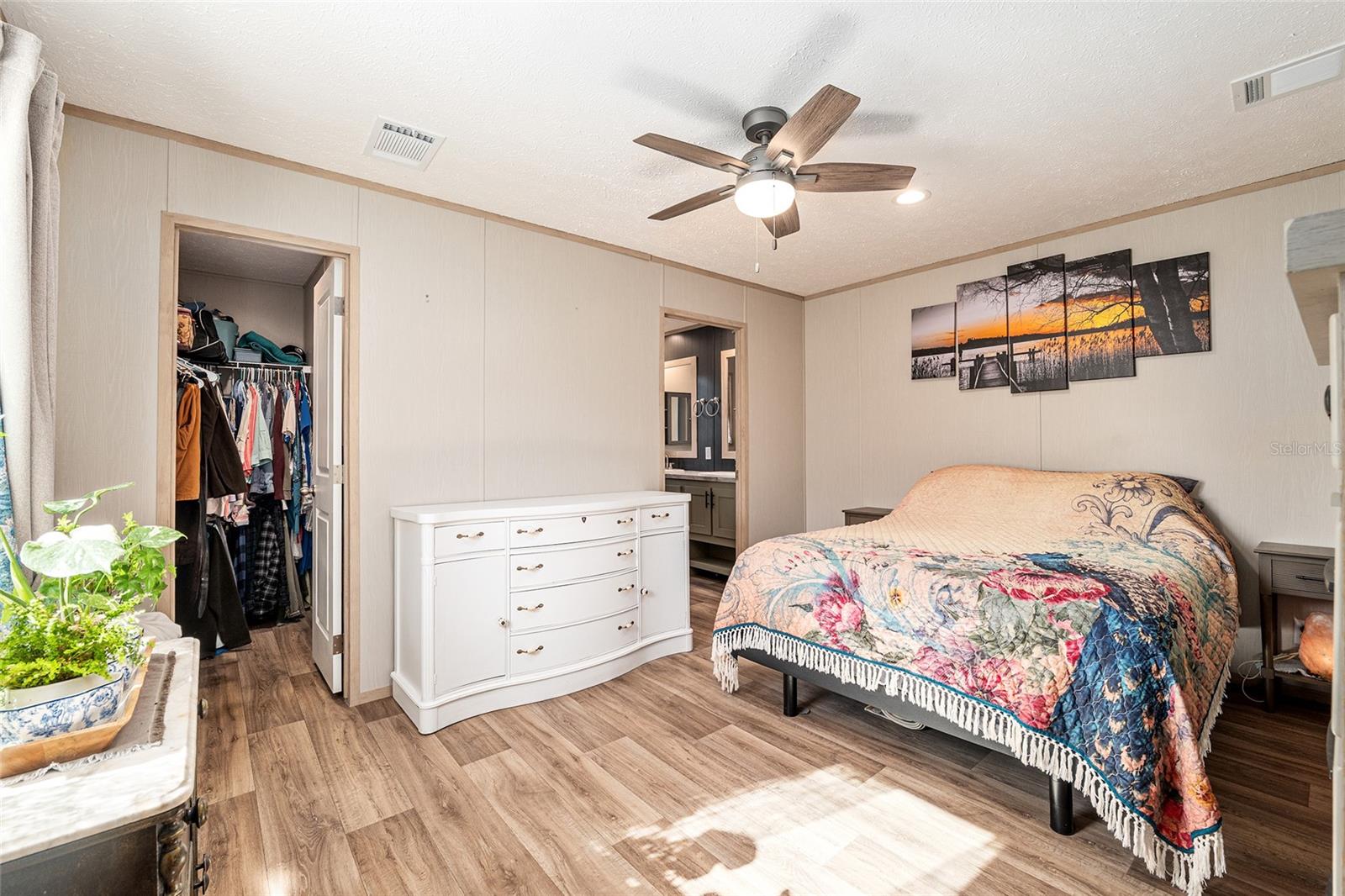 ROLLING MEADOWS - Residential