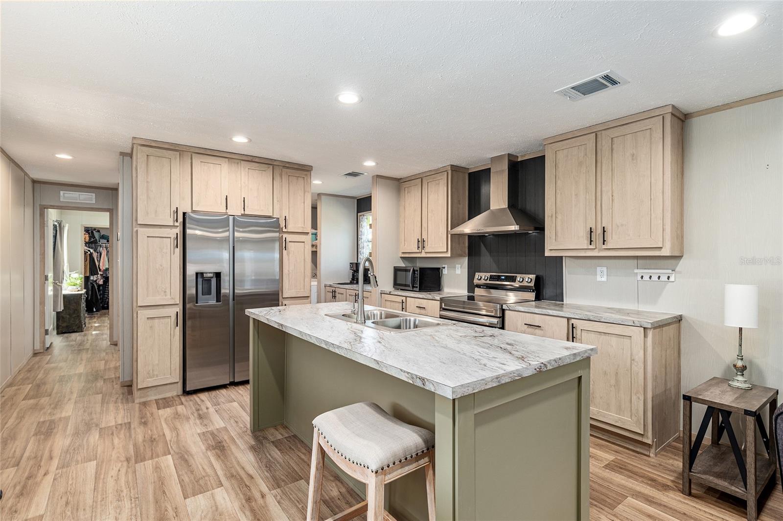 ROLLING MEADOWS - Residential