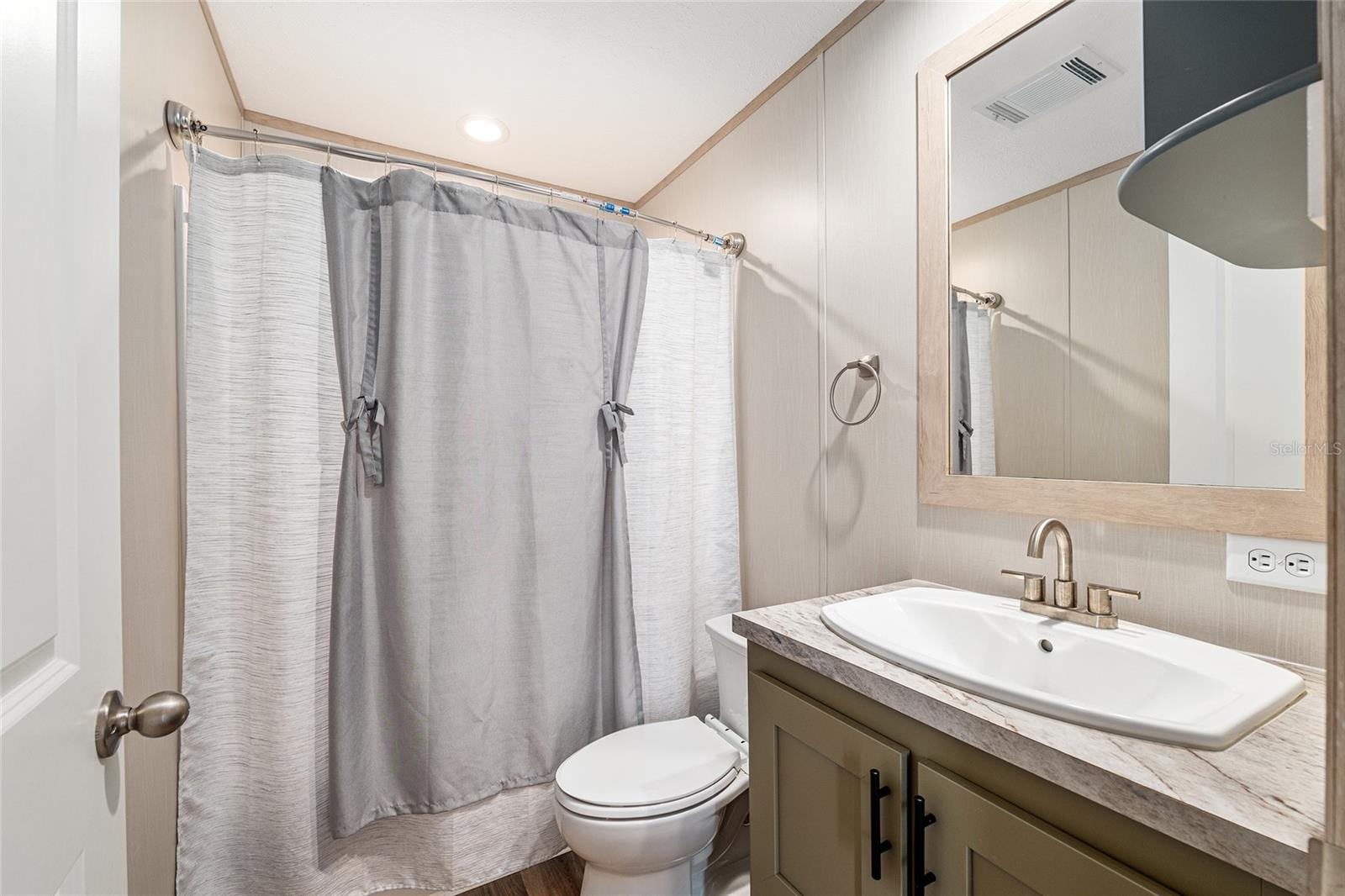 ROLLING MEADOWS - Residential