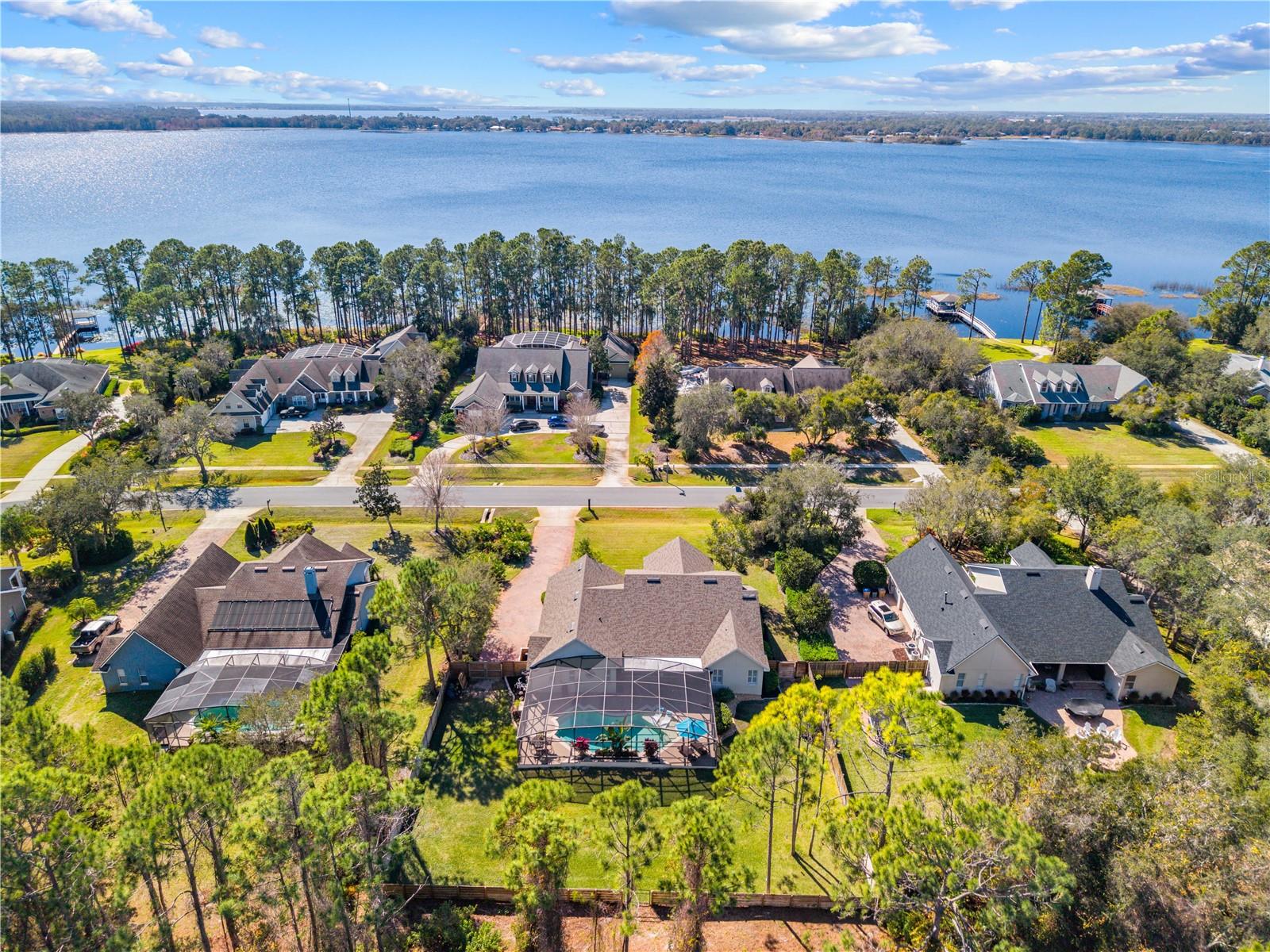 6433 SHORELINE DRIVE