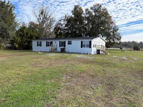 A home in LAKELAND