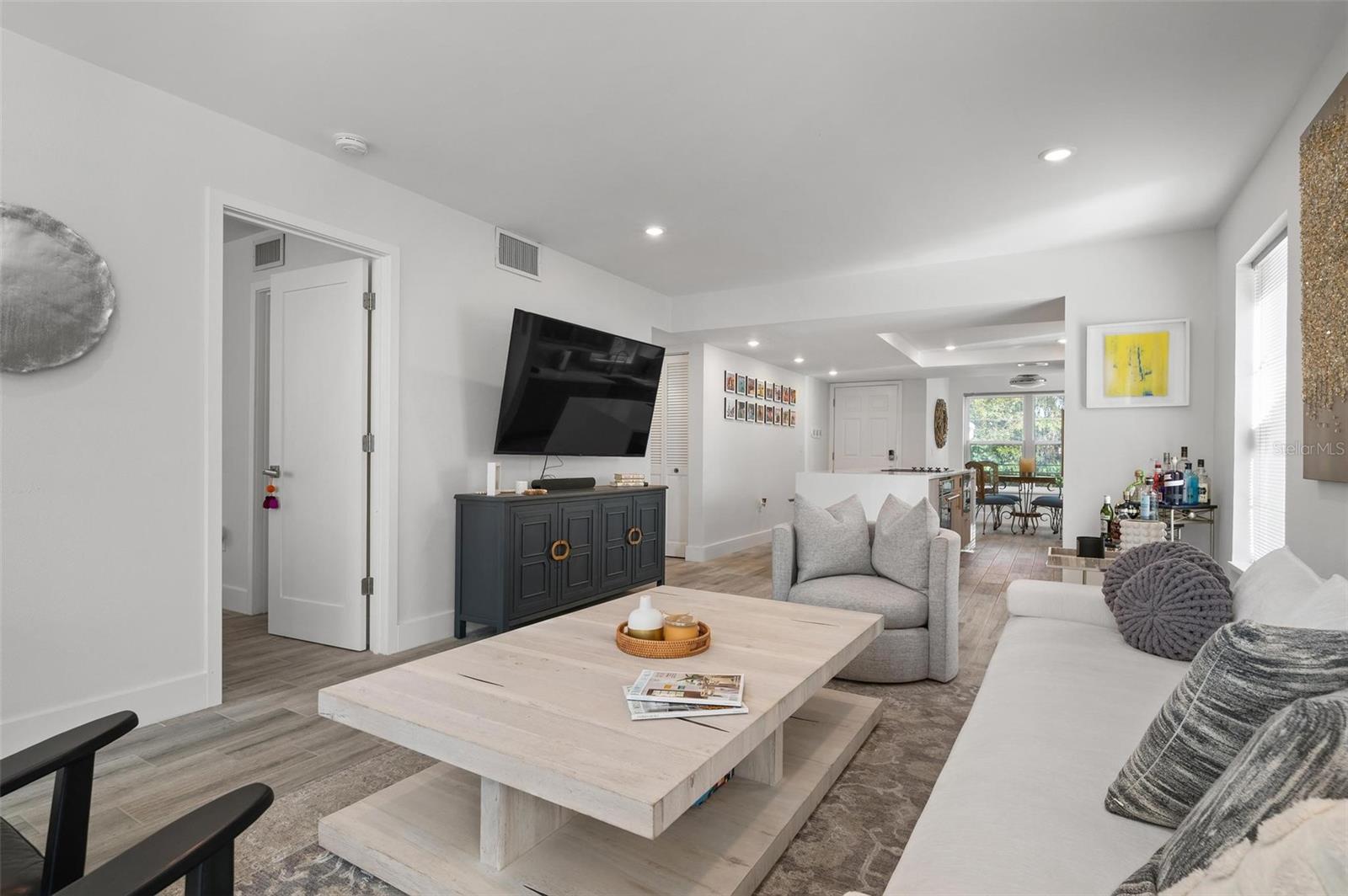 BEACH HARBOR CLUB - Residential Lease