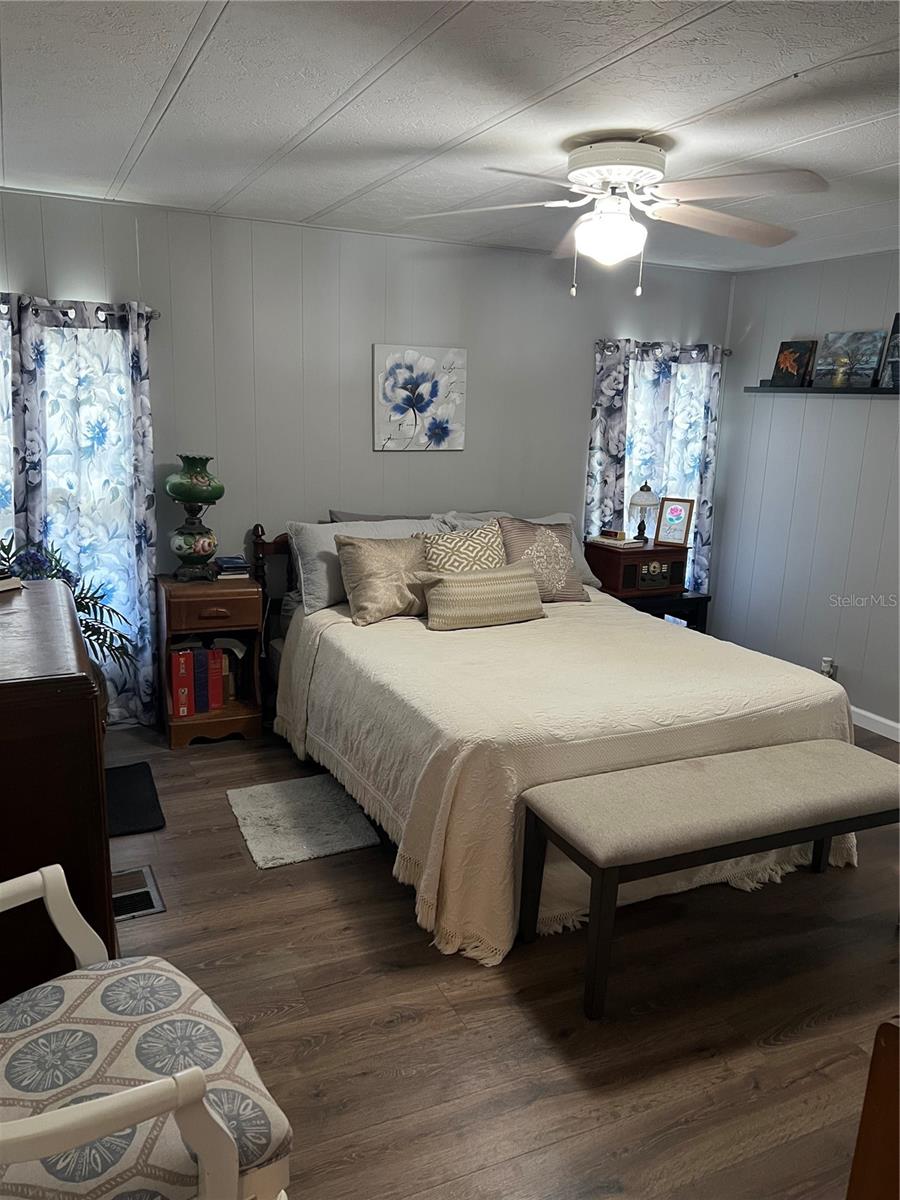 FLORAL LAKES - Residential