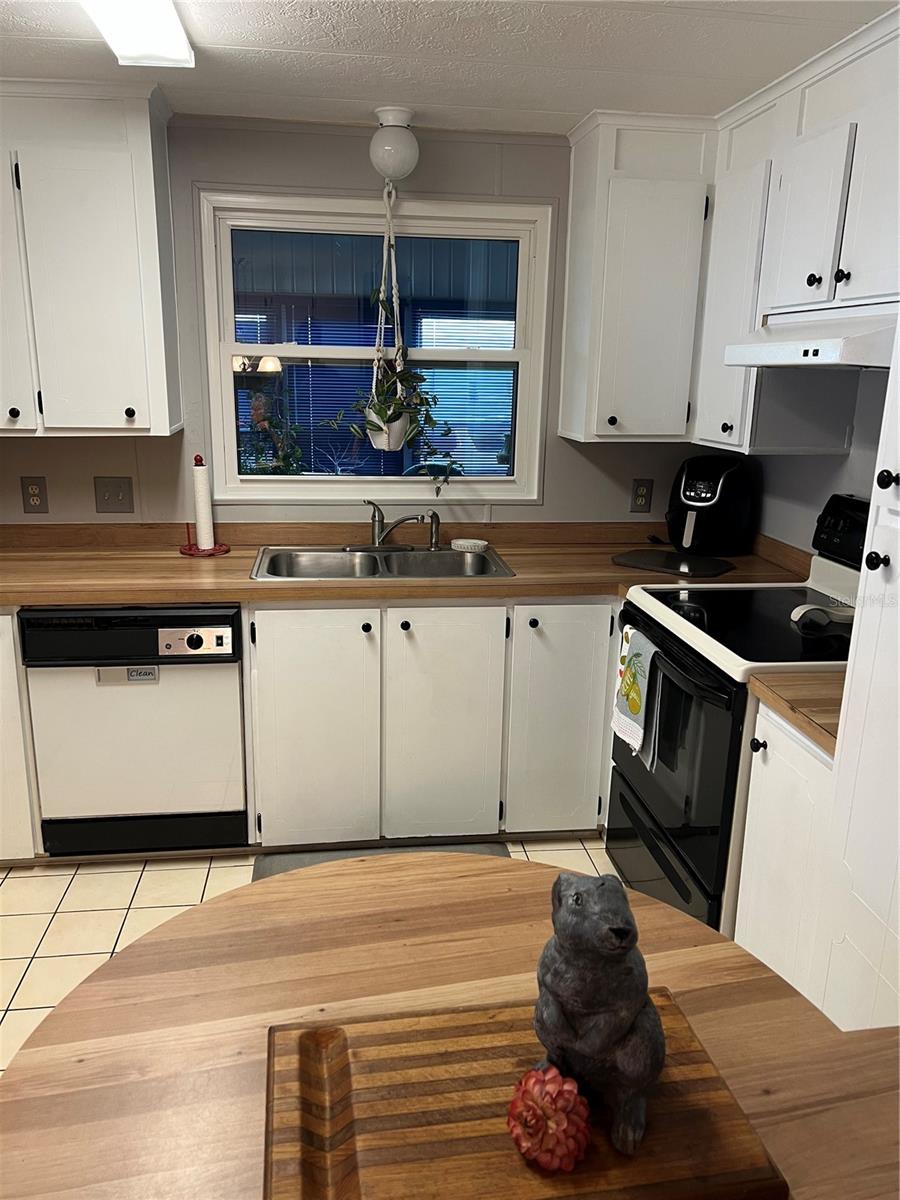 FLORAL LAKES - Residential