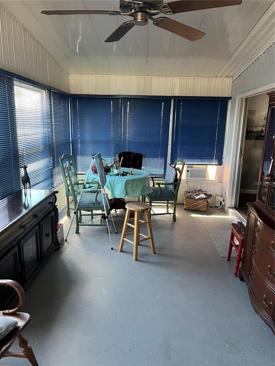 FLORAL LAKES - Residential