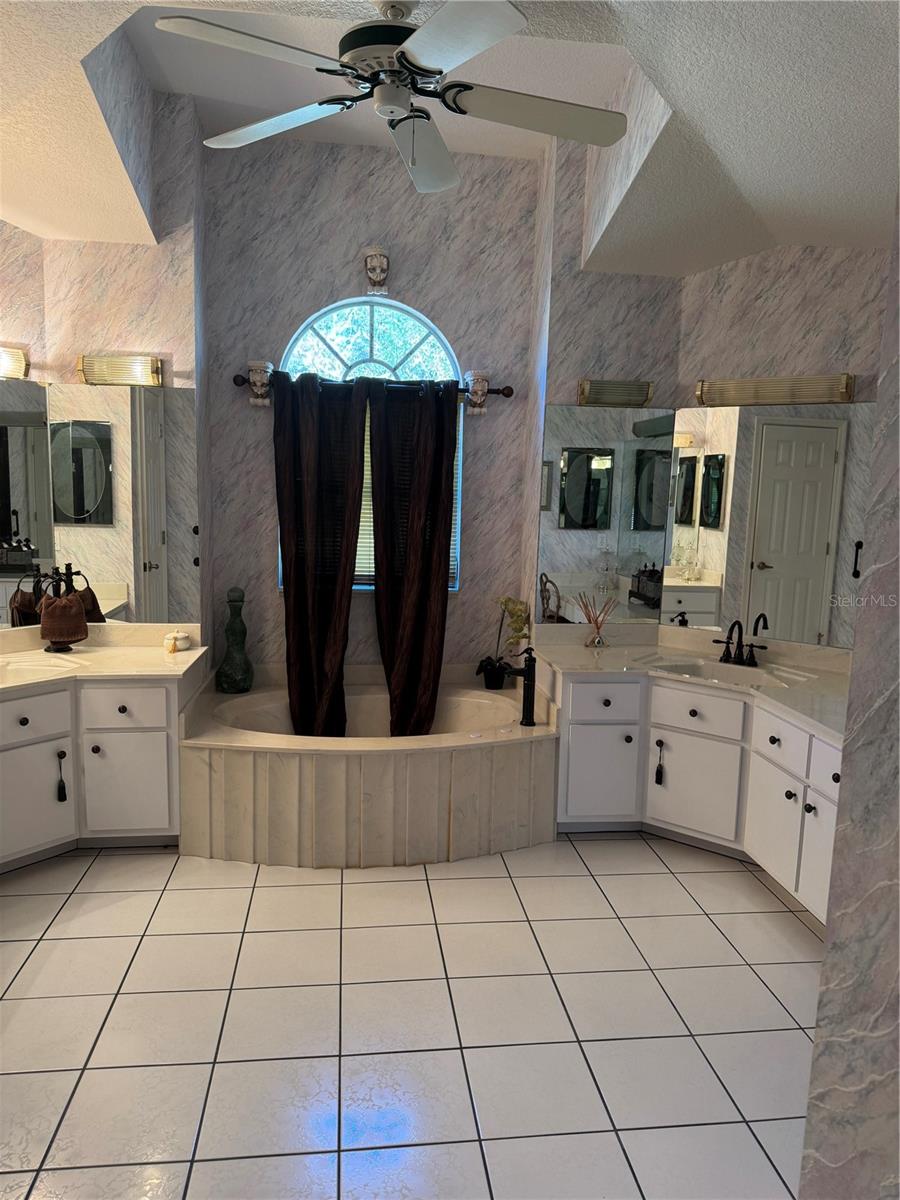 NORTH PORT CHARLOTTE ESTATES - Residential