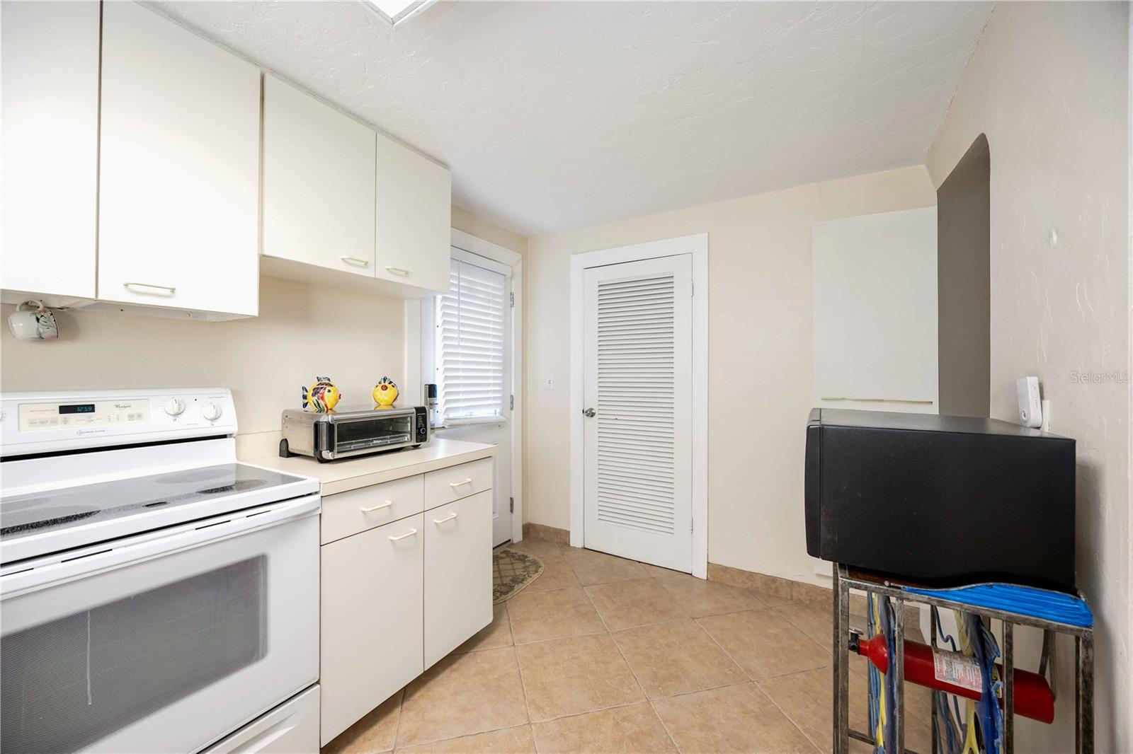 SUNSET BAY - Residential Lease