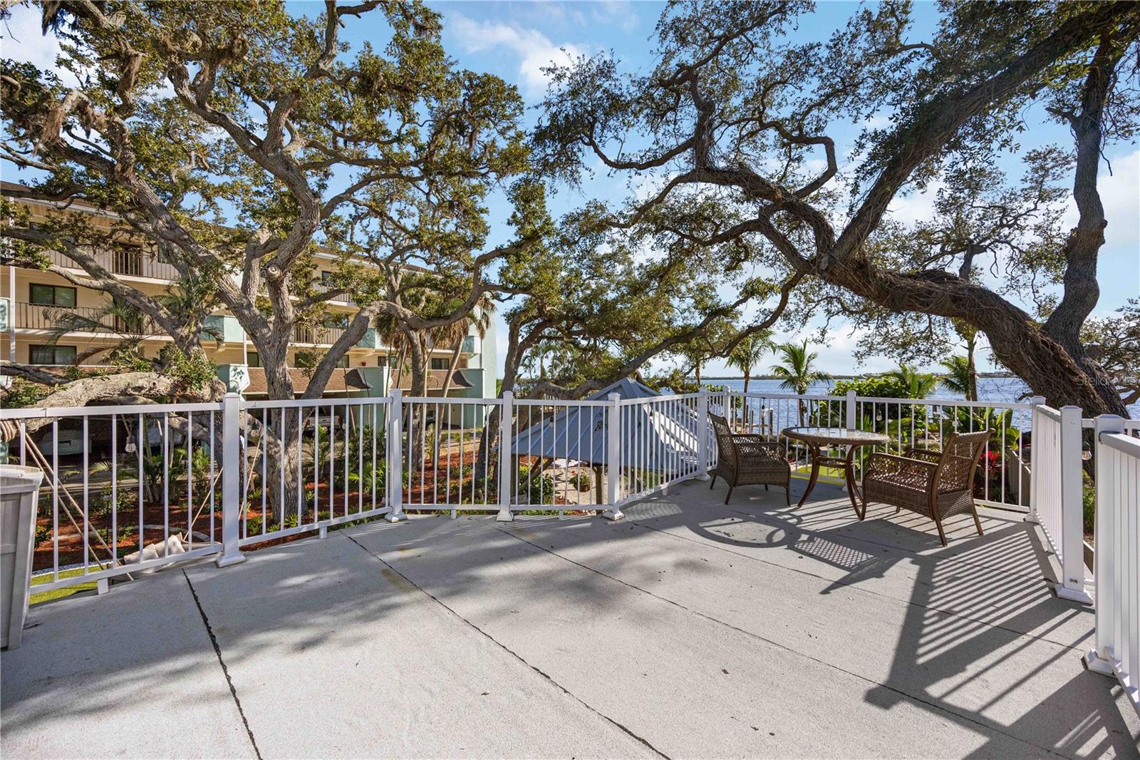 SUNSET BAY - Residential Lease