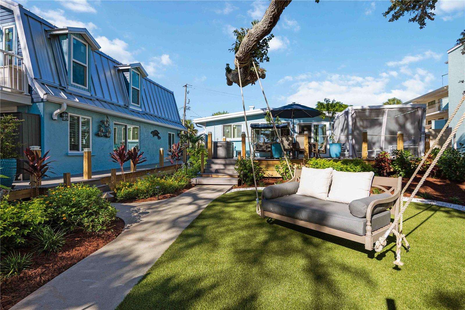 SUNSET BAY - Residential Lease