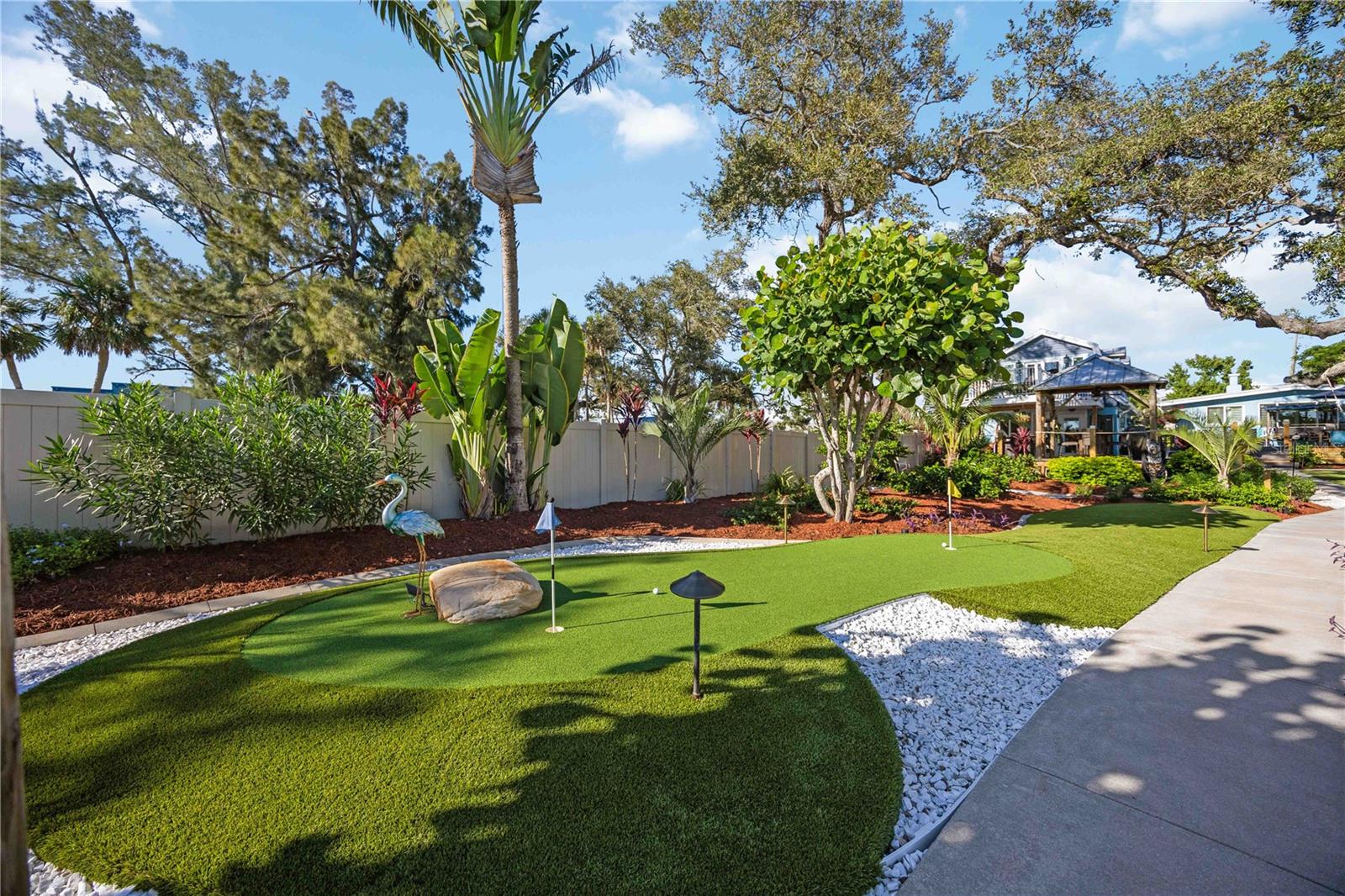 SUNSET BAY - Residential Lease