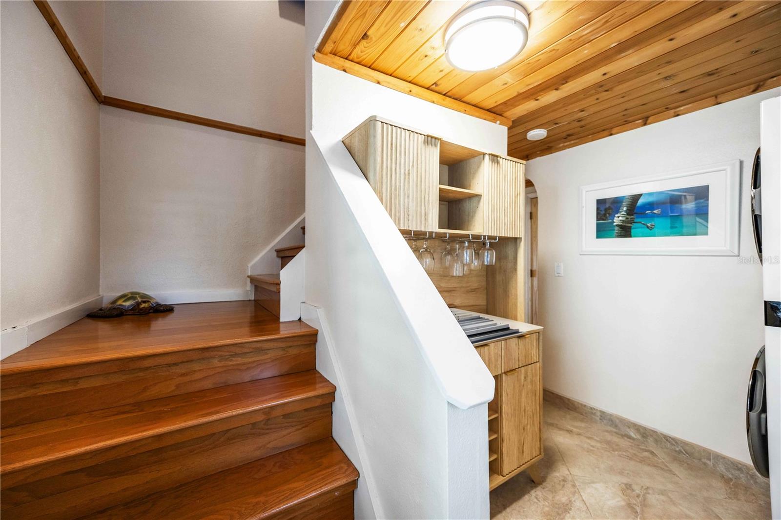 SUNSET BAY - Residential Lease