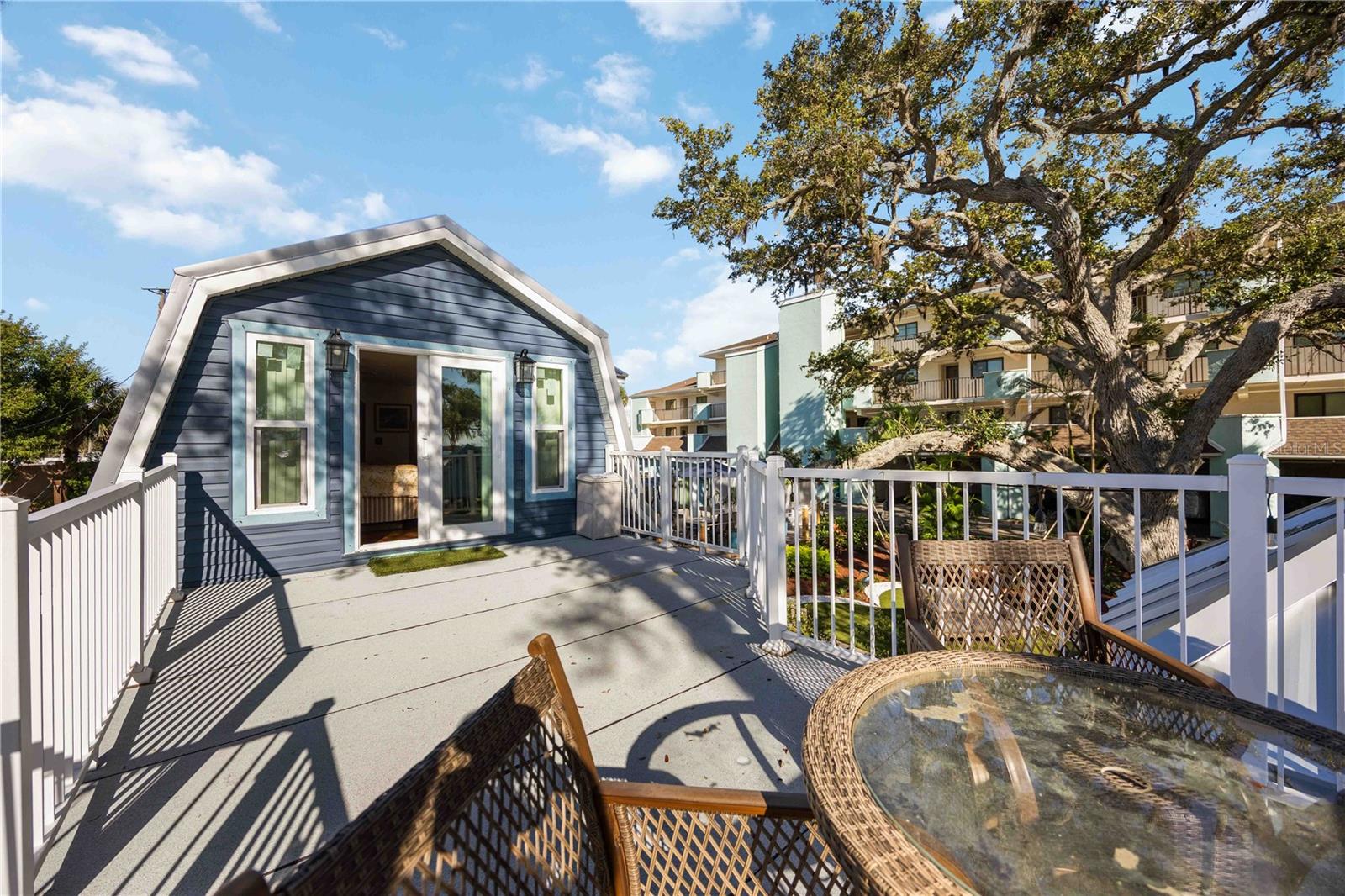SUNSET BAY - Residential Lease