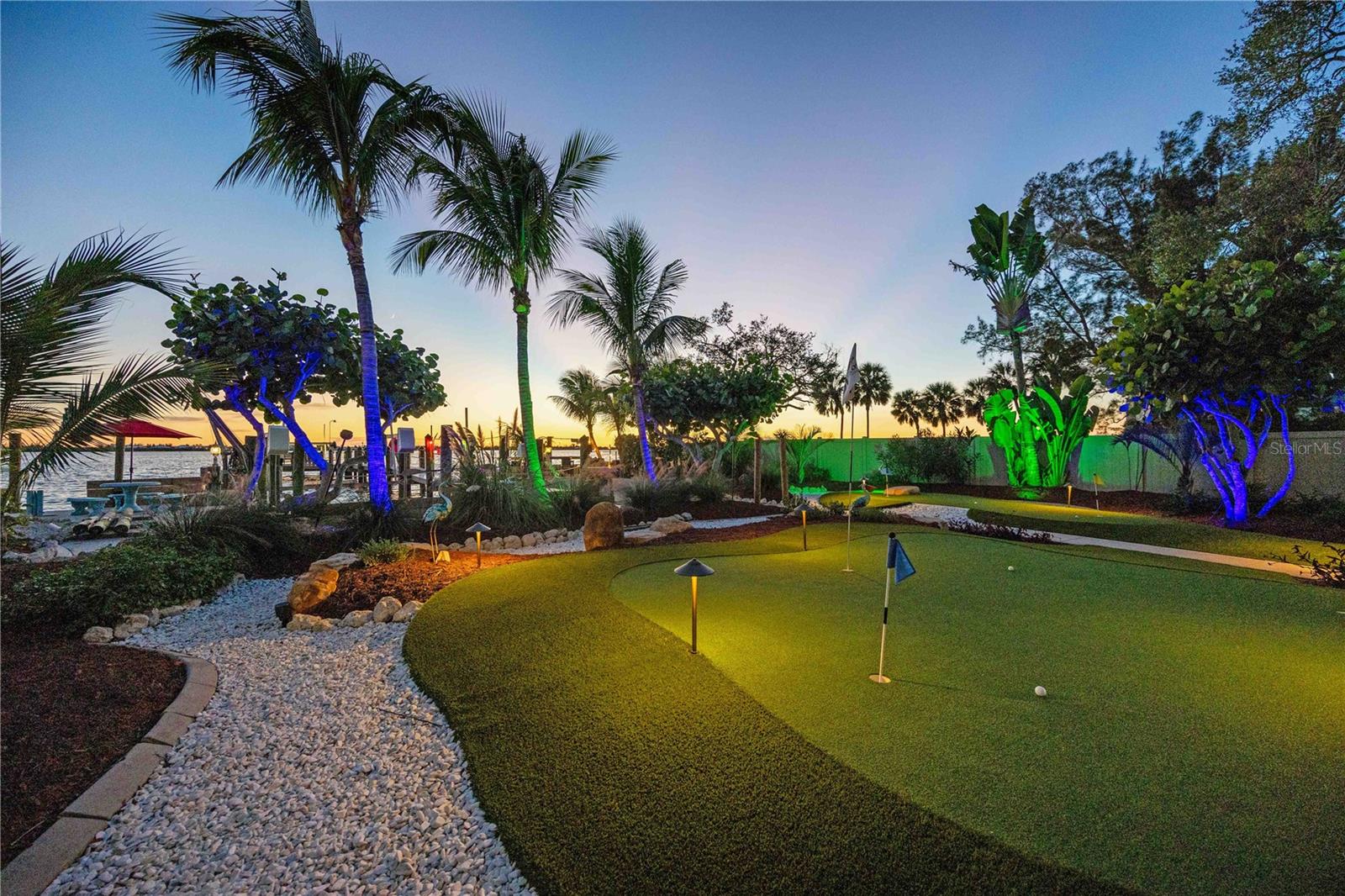 SUNSET BAY - Residential Lease