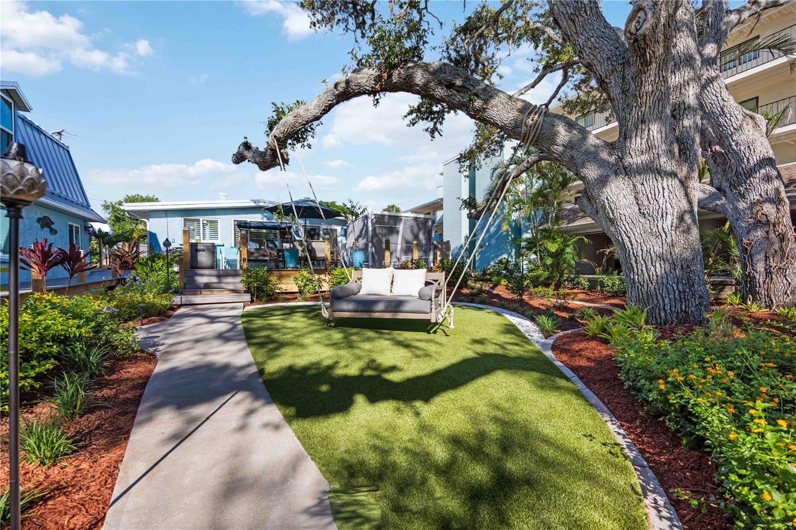 SUNSET BAY - Residential Lease