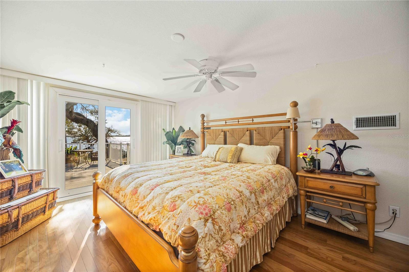 SUNSET BAY - Residential Lease