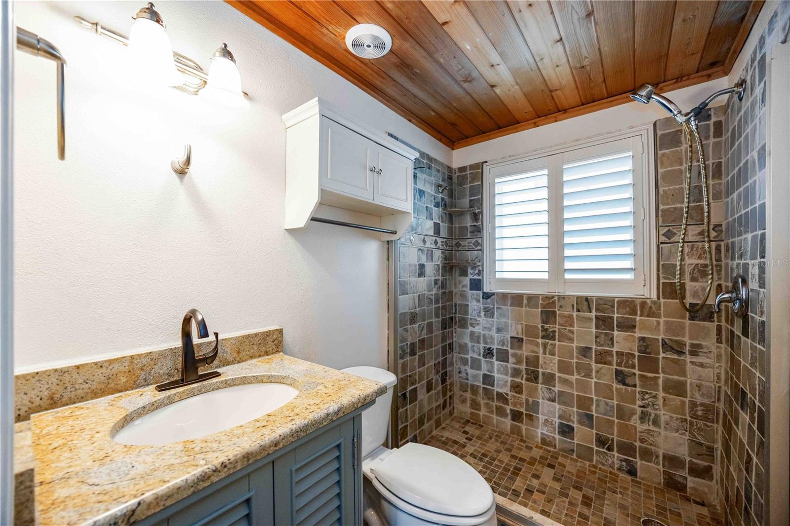 SUNSET BAY - Residential Lease