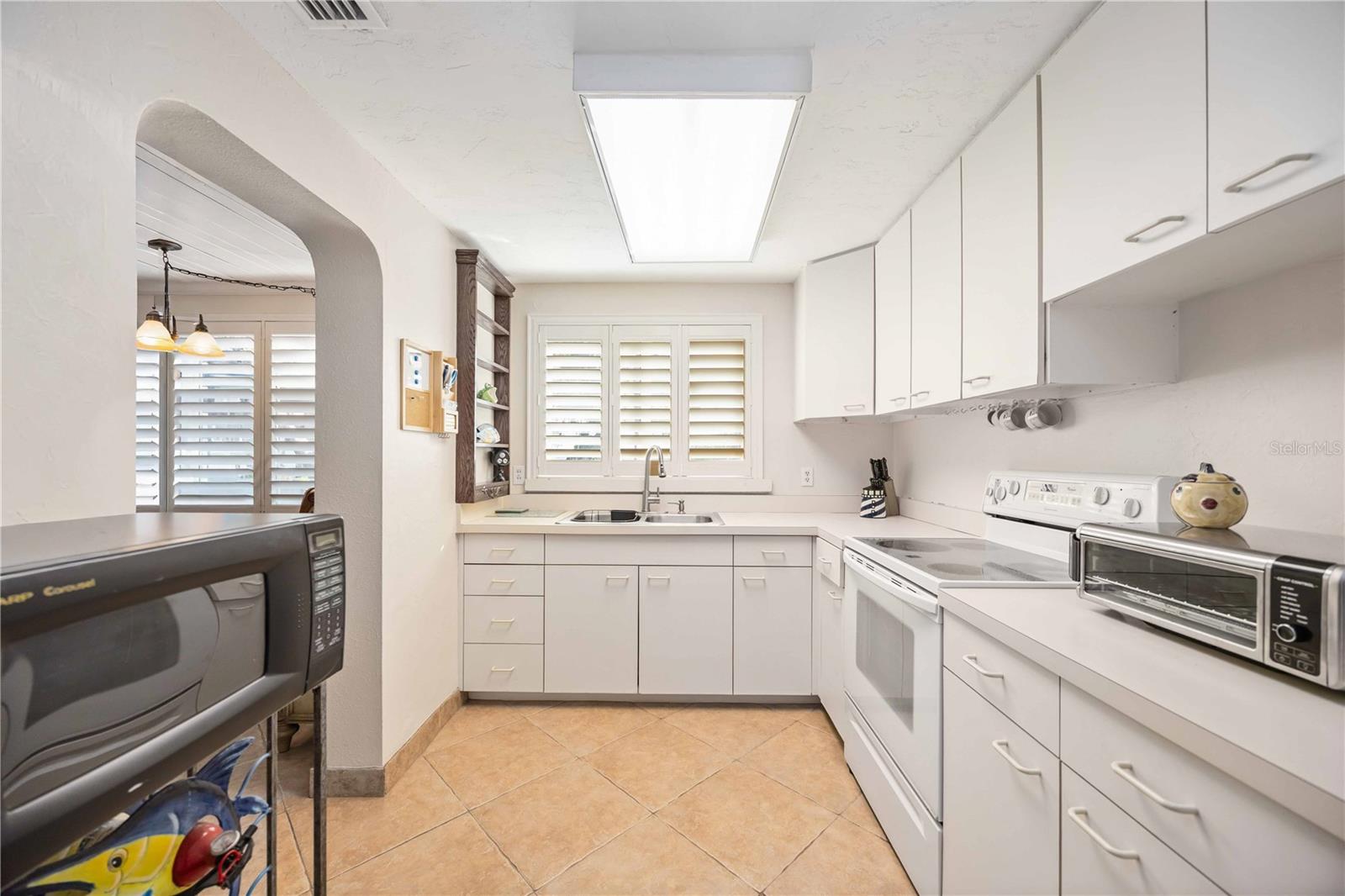 SUNSET BAY - Residential Lease