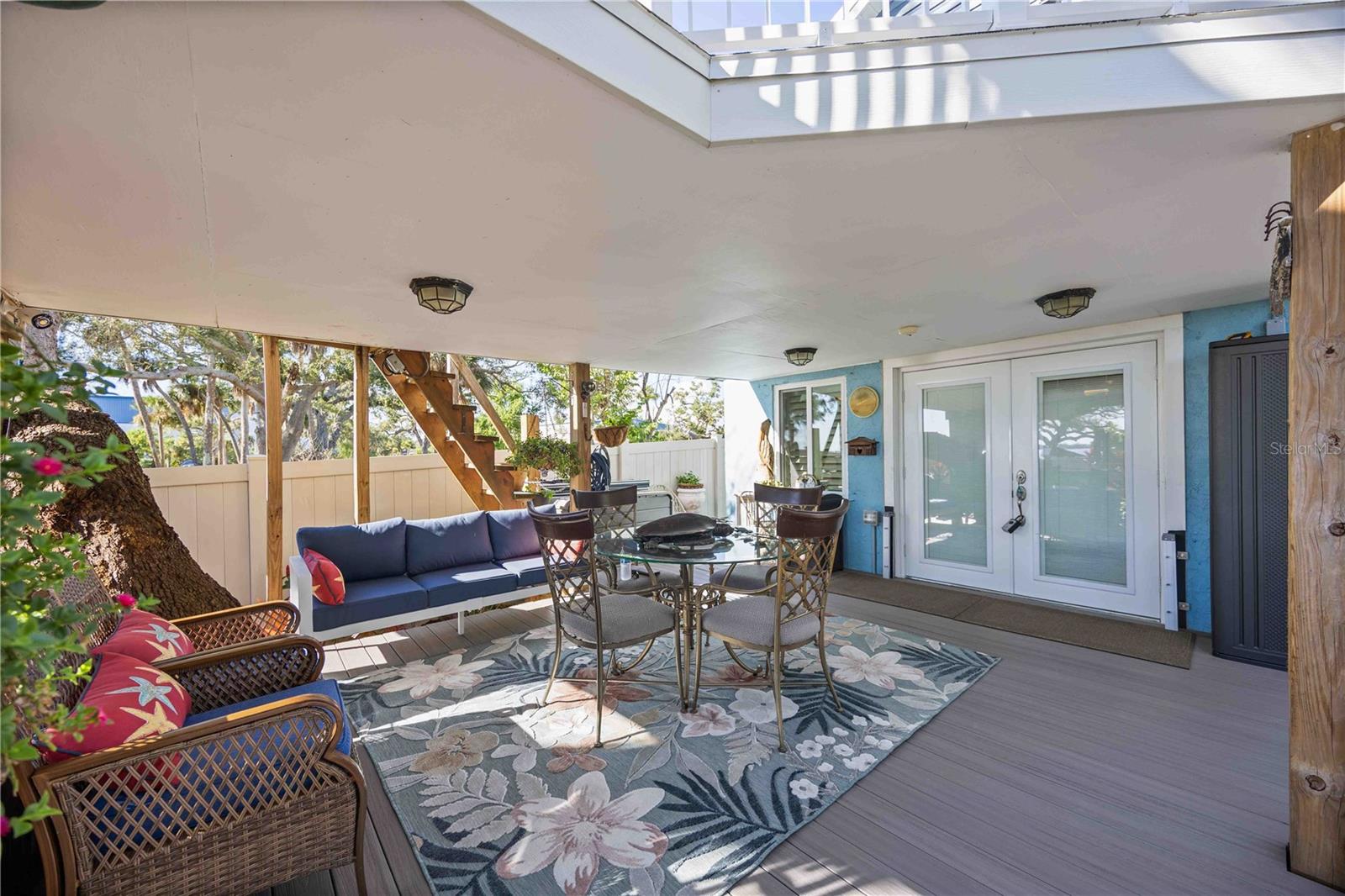 SUNSET BAY - Residential Lease
