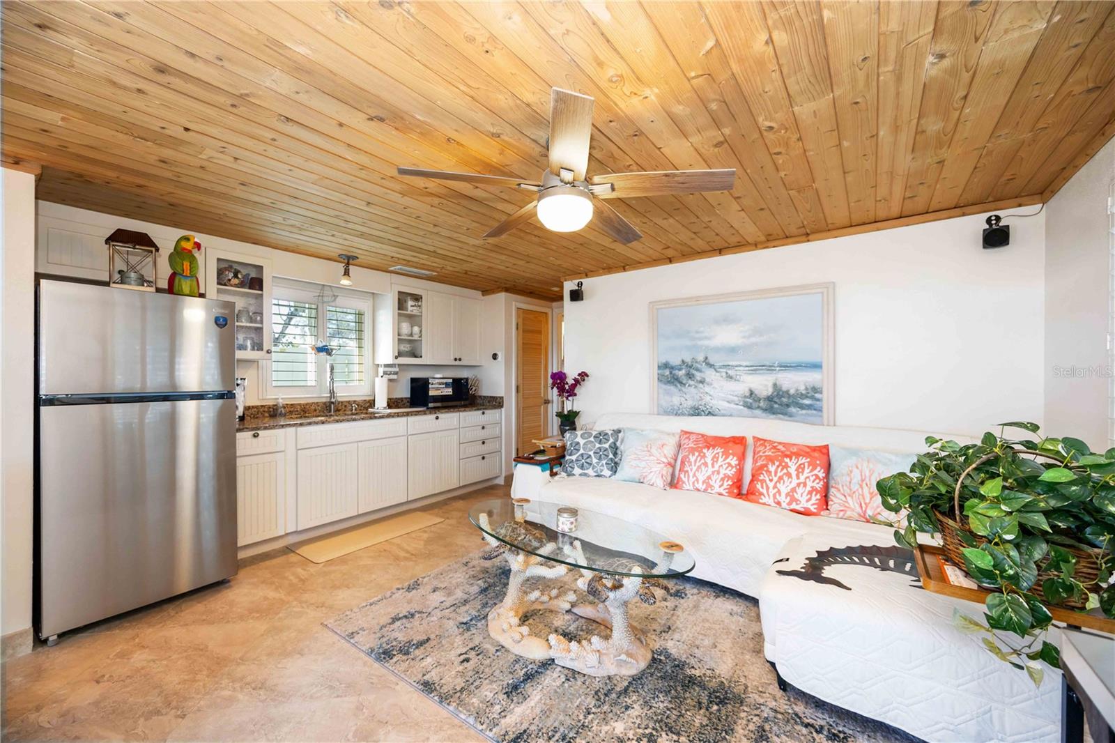SUNSET BAY - Residential Lease