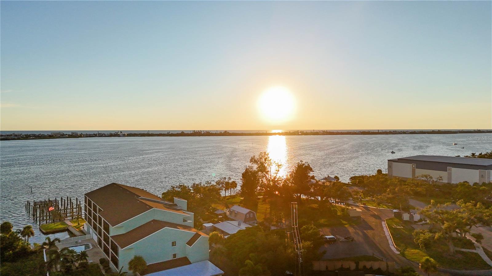 SUNSET BAY - Residential Lease