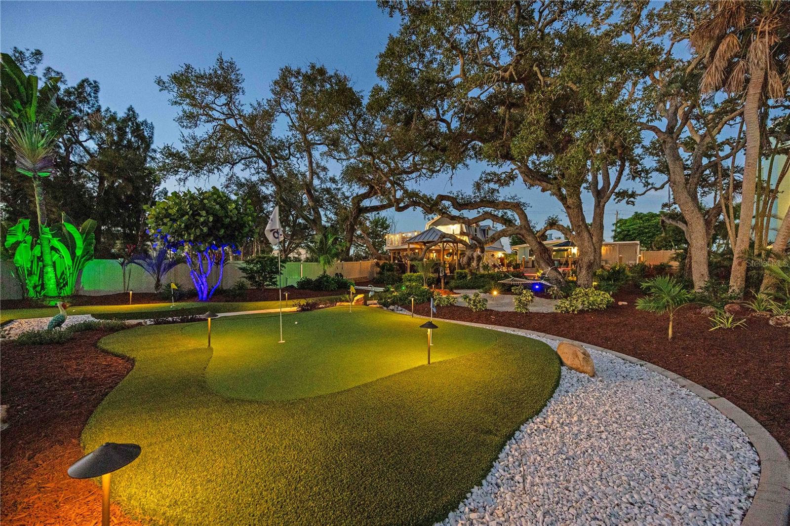 SUNSET BAY - Residential Lease