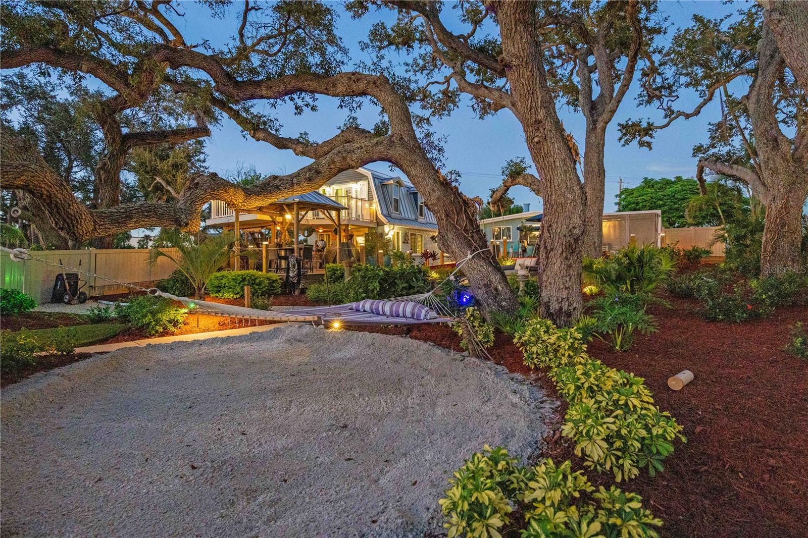 SUNSET BAY - Residential Lease