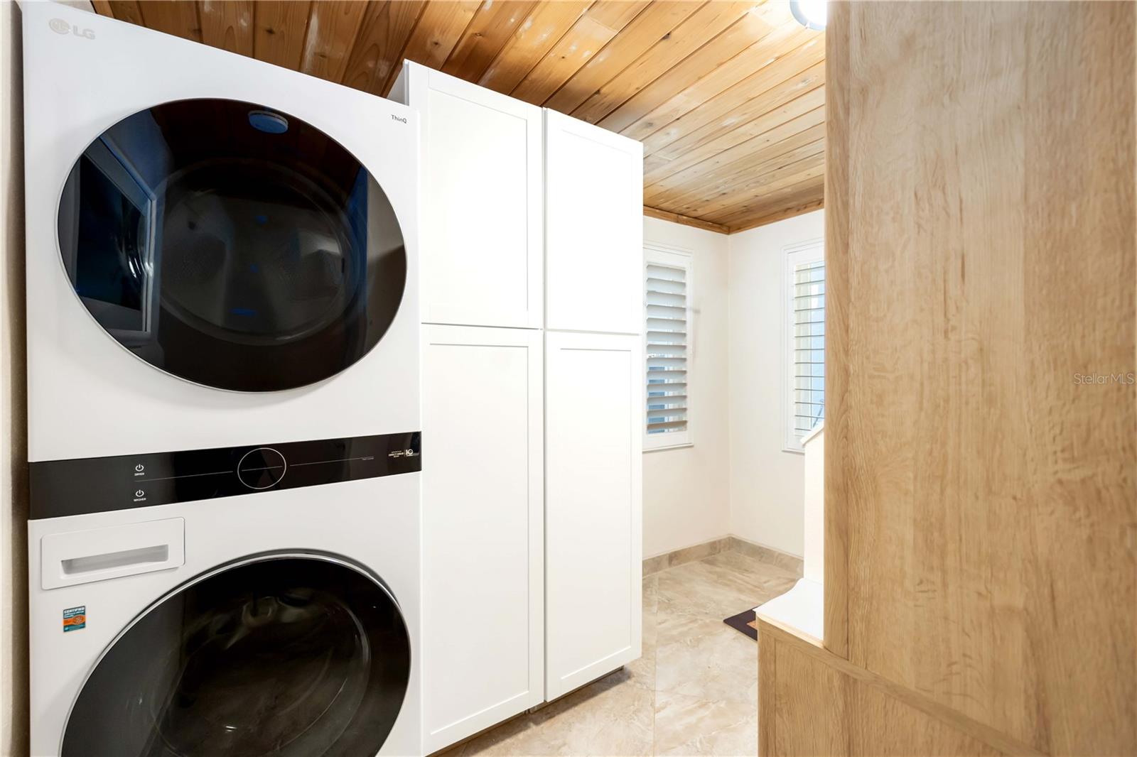 SUNSET BAY - Residential Lease
