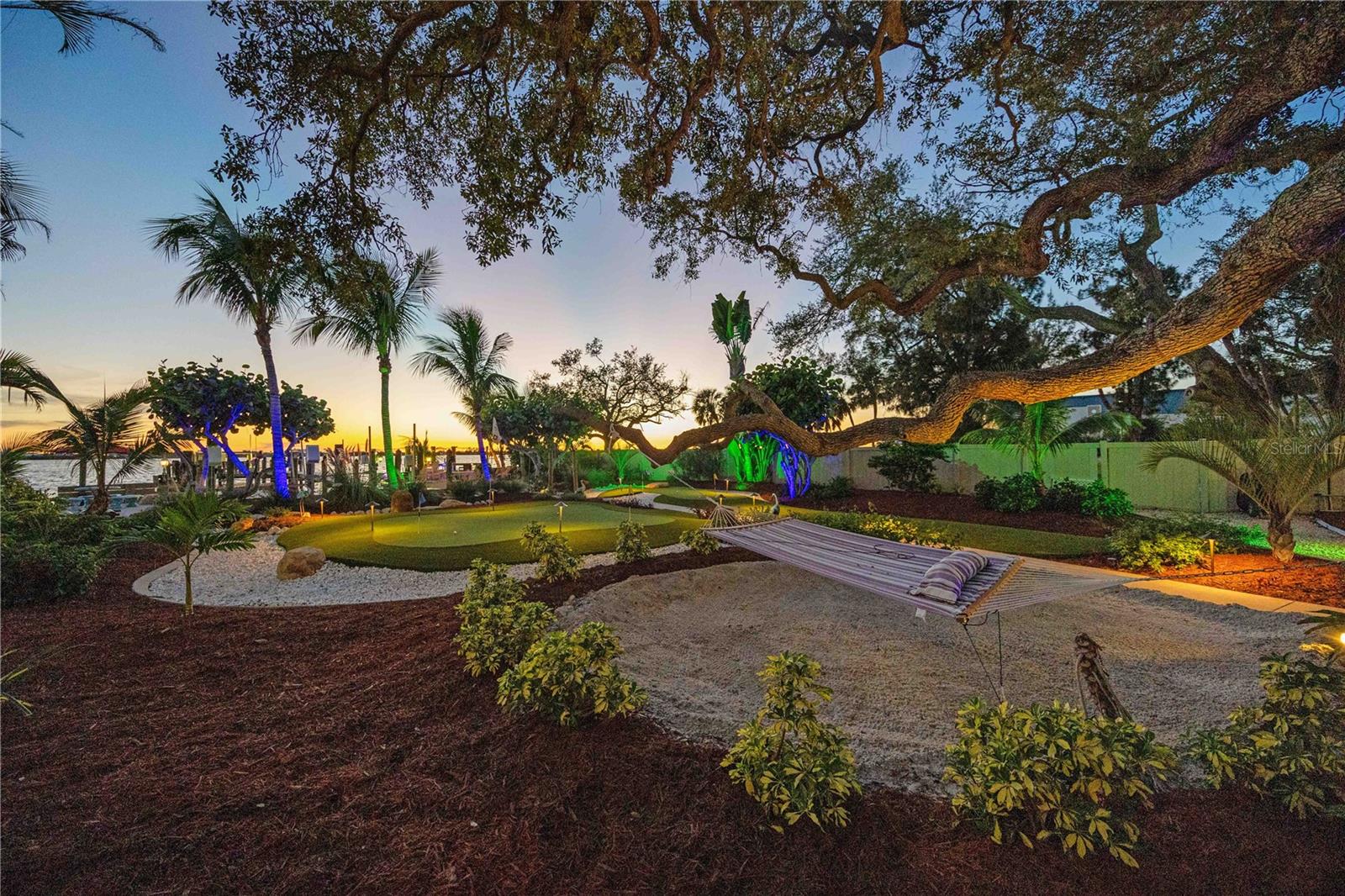 SUNSET BAY - Residential Lease
