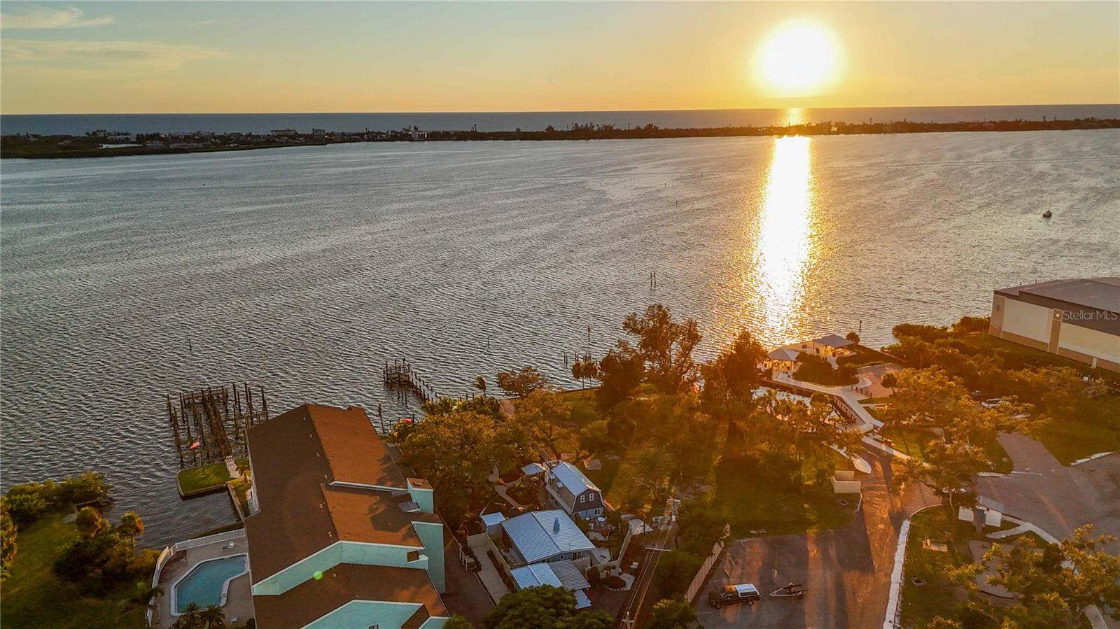 SUNSET BAY - Residential Lease
