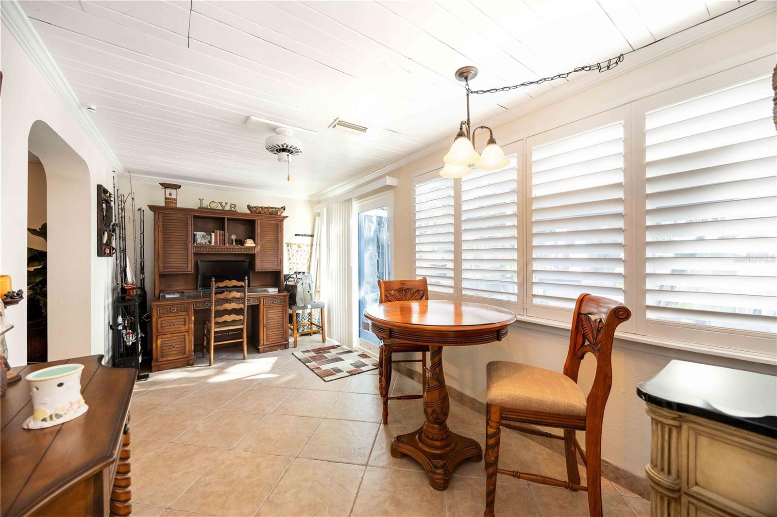 SUNSET BAY - Residential Lease