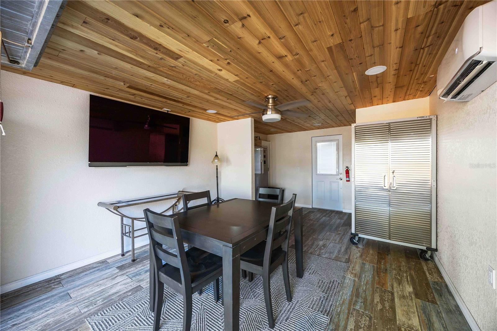 SUNSET BAY - Residential Lease